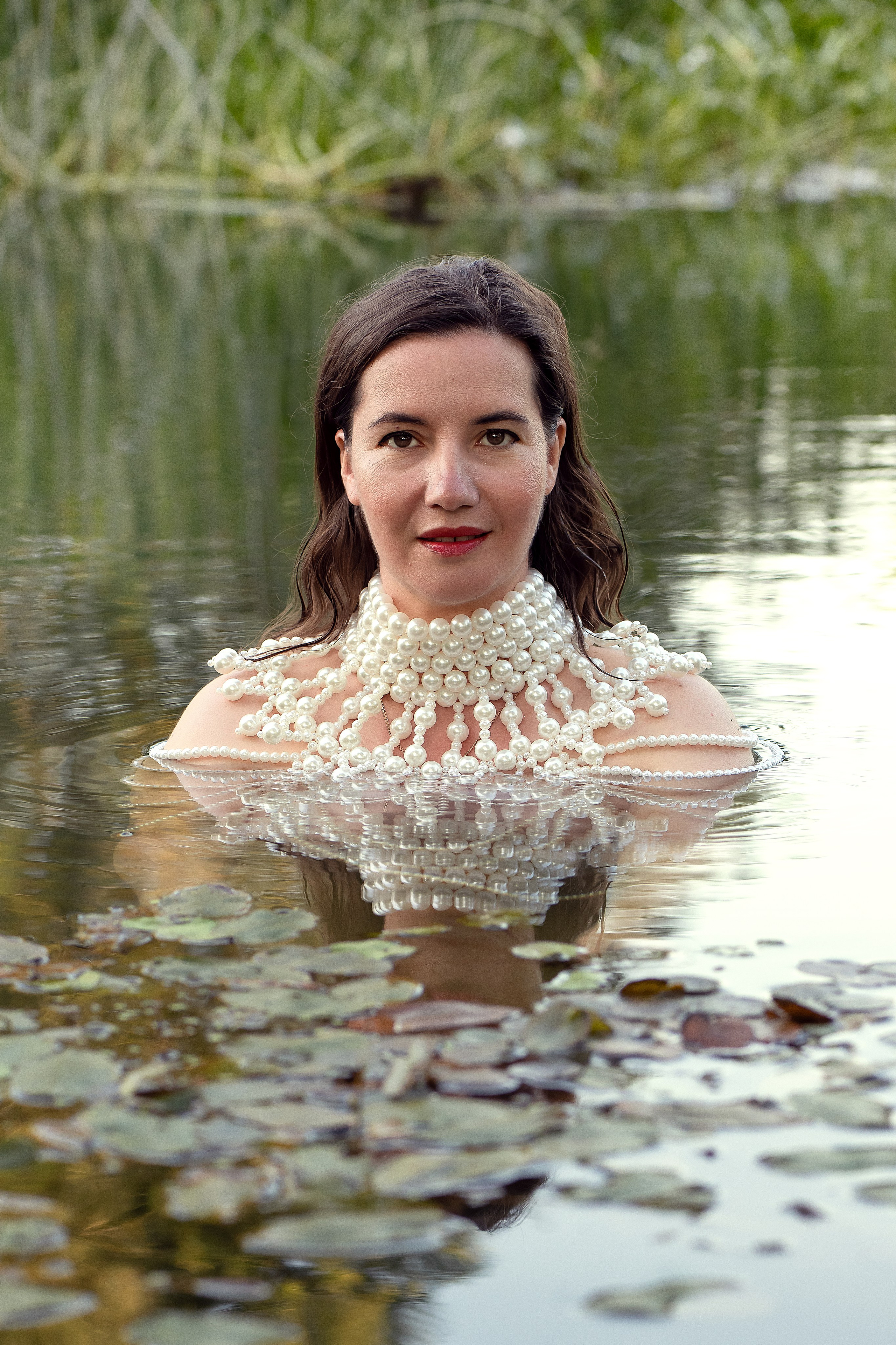 Платье, бусы и вода...... Главная