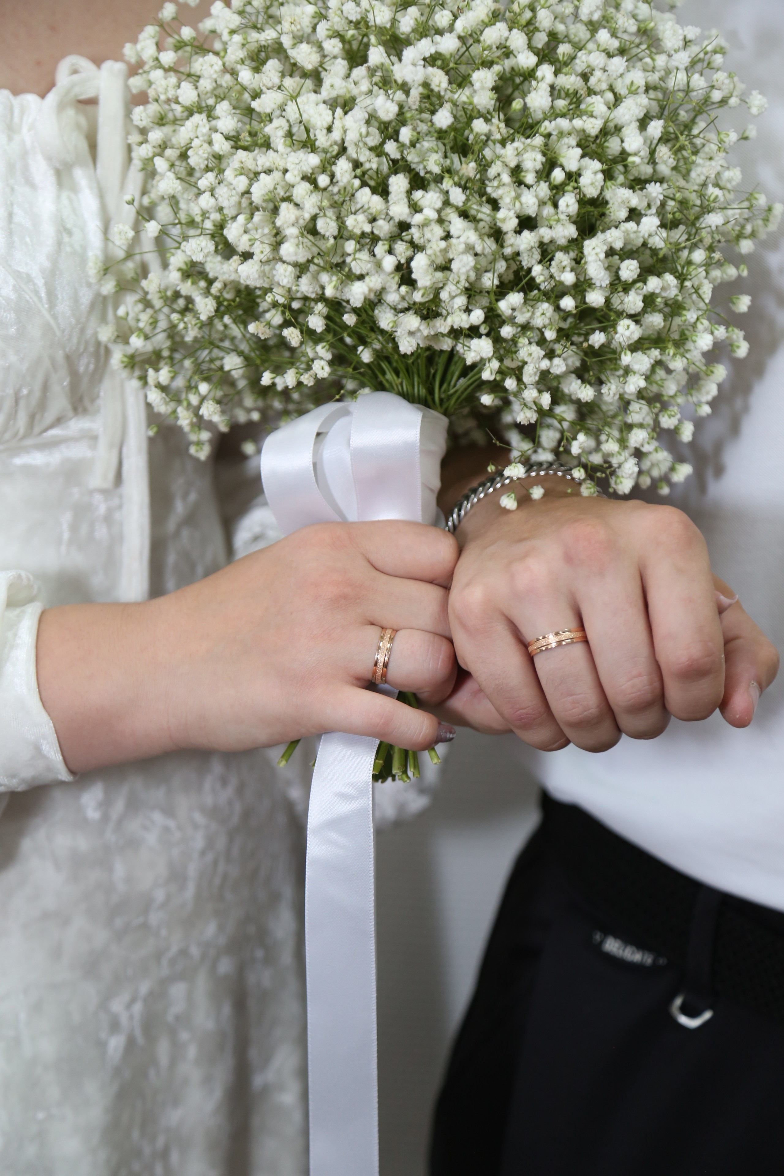 МФЦ свадебная фотосессия в Москве в августе для Романа и Марии. Фотосессия в студии в Москве от профессионального фотографа услуги по доступным ценам