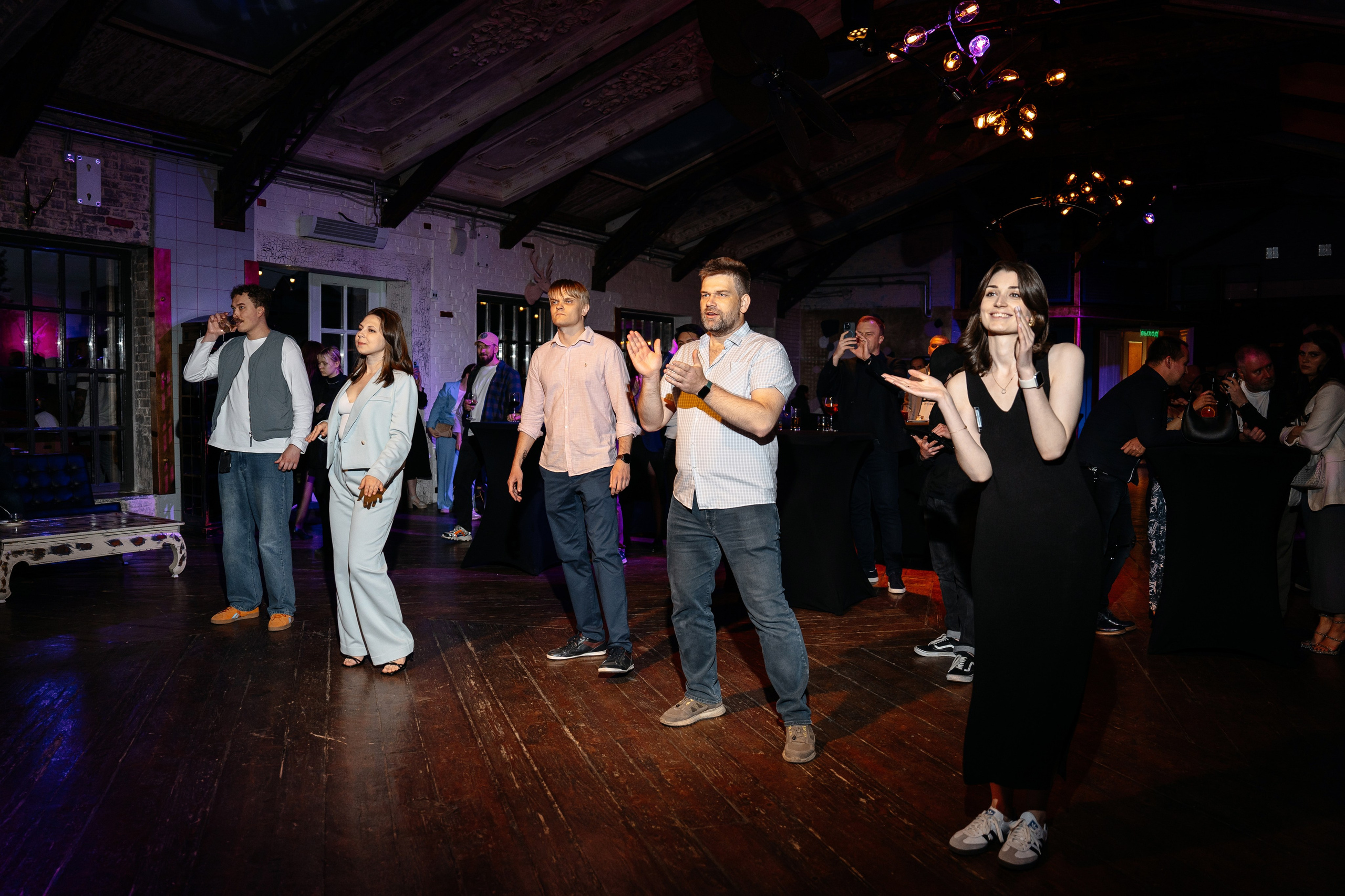 ДР Вижнлабс. Свадебный и репортажный фотограф в Москве Андрей Вайман