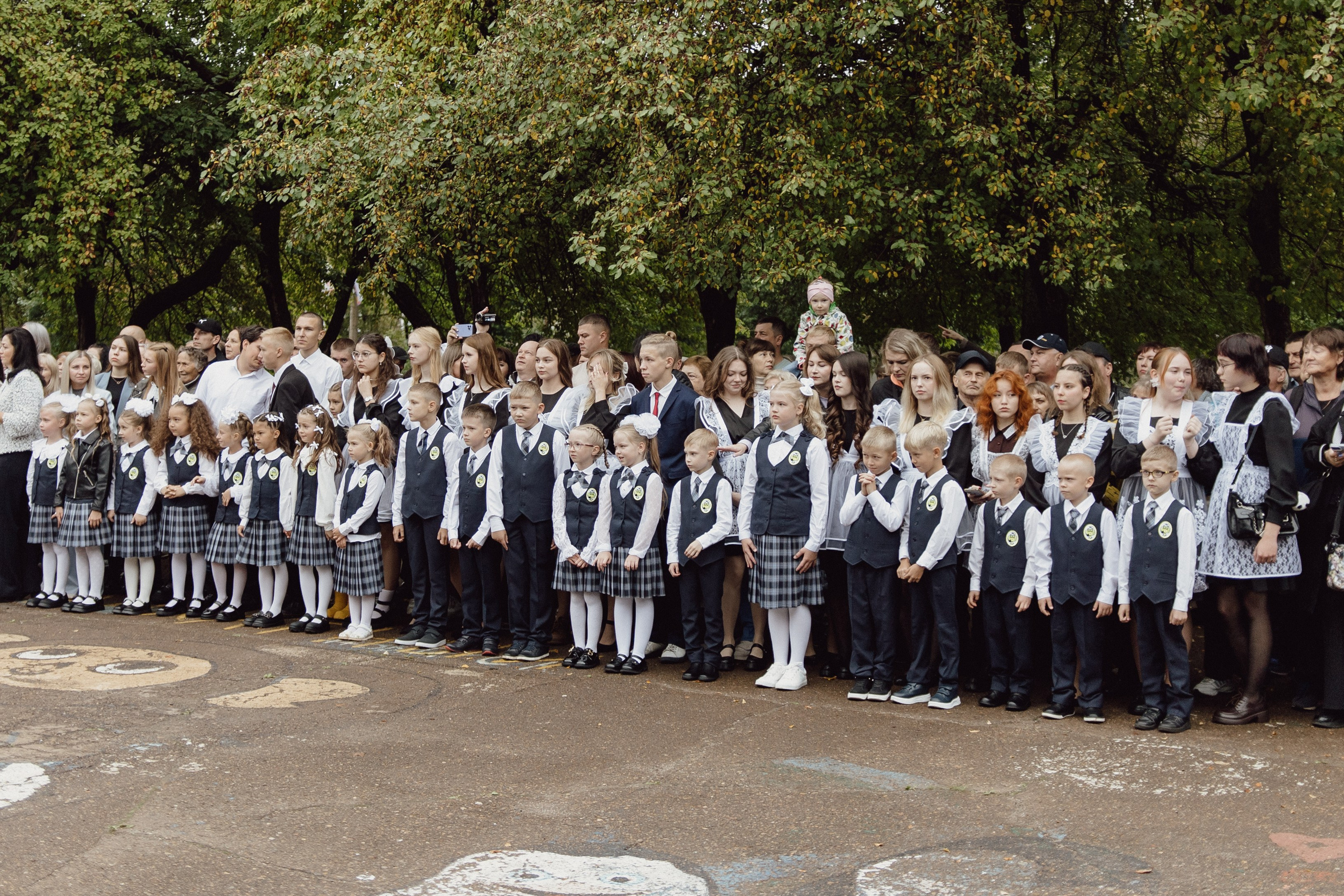 1 сентября 1 «Б» класса. Фотограф в Кирове и Кирово-Чепецке Валерия Шиляева