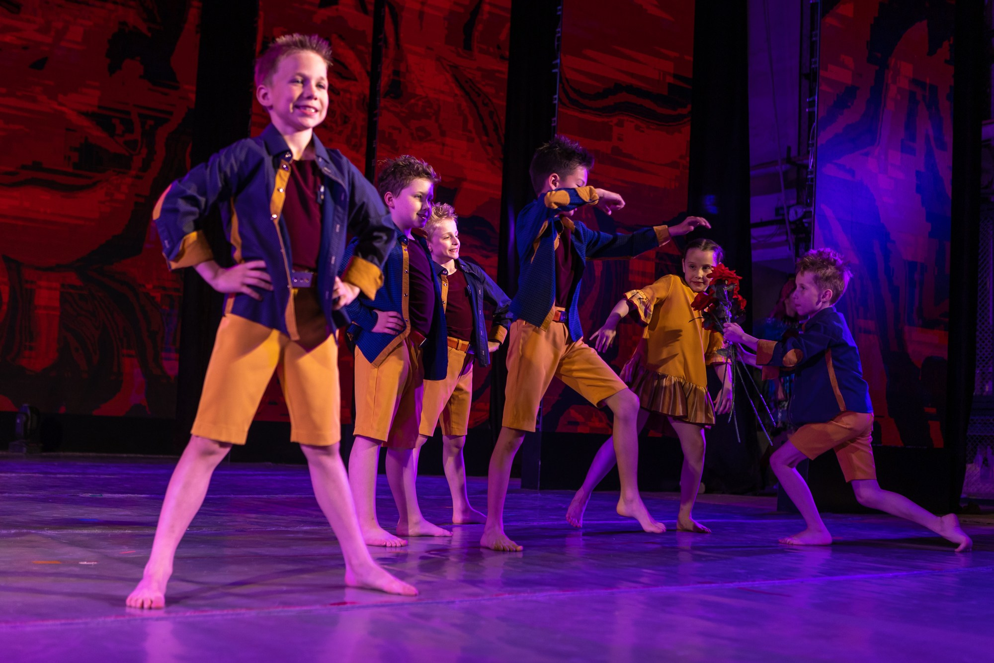 Отчетный концерт Заслуженного коллектива РФ «Жемчужинка» в Оренбурге, ДК «Россия», 2025 г. Фотограф в Оренбурге. Профессиональный фотограф