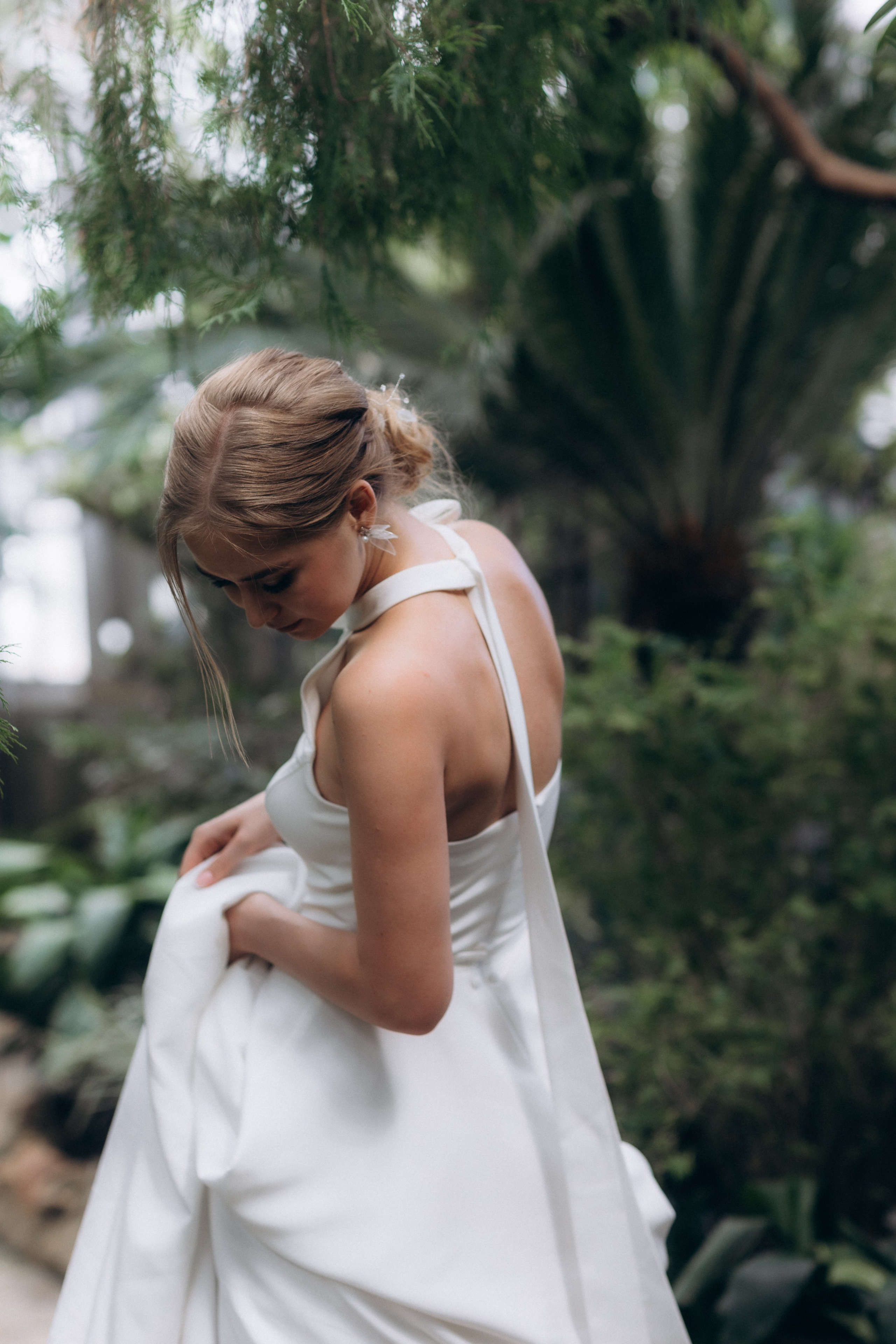 Свадебная фотосессия в Главном Ботаническом саду и в оранжерее. Свадебный фотограф в Москве Мария Крош