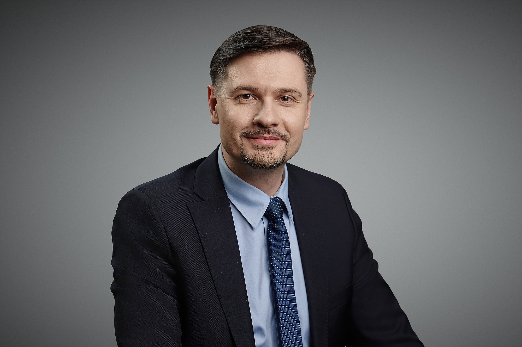 Headshot, портрет в интерьере офиса, командная съёмка, репортажный портрет в рабочей обстановке. Промышленная и репортажная фотография