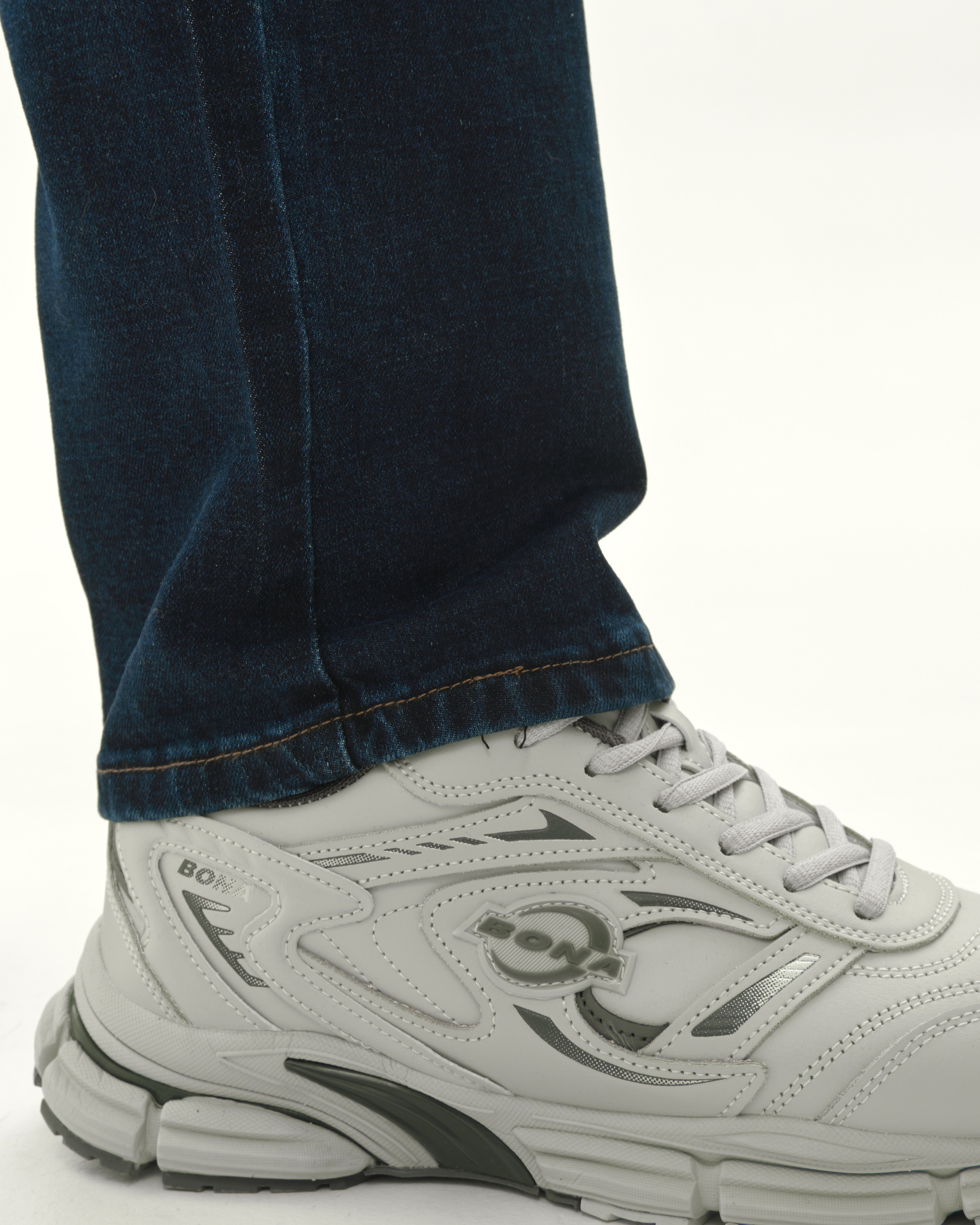 Съемка для маркетплейса, джинсы / фотоаппарат. Привет) Меня зовут Анита и я фотограф из Сургута