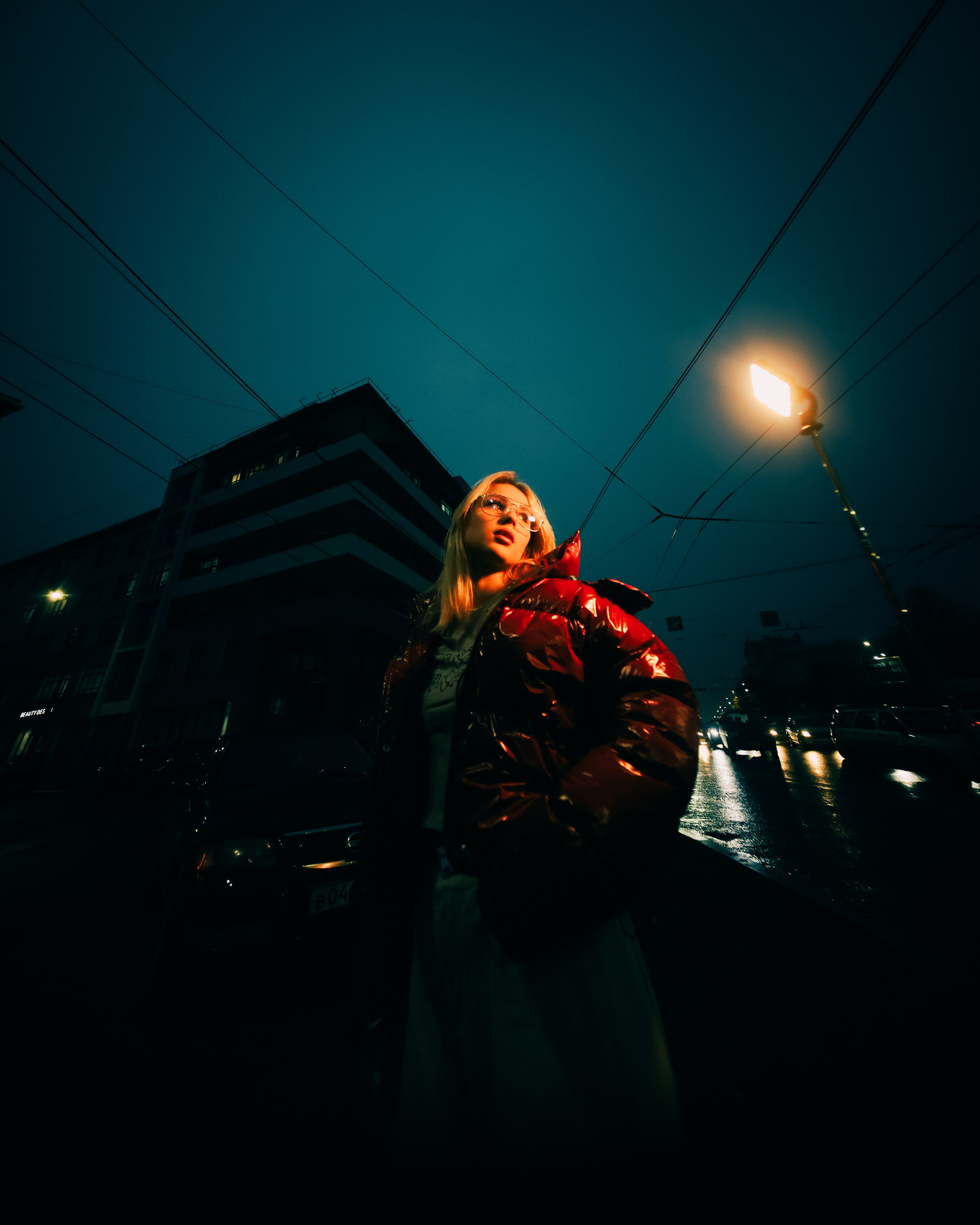 Ночные огни. Sun Betty — кинофотограф Элизабет