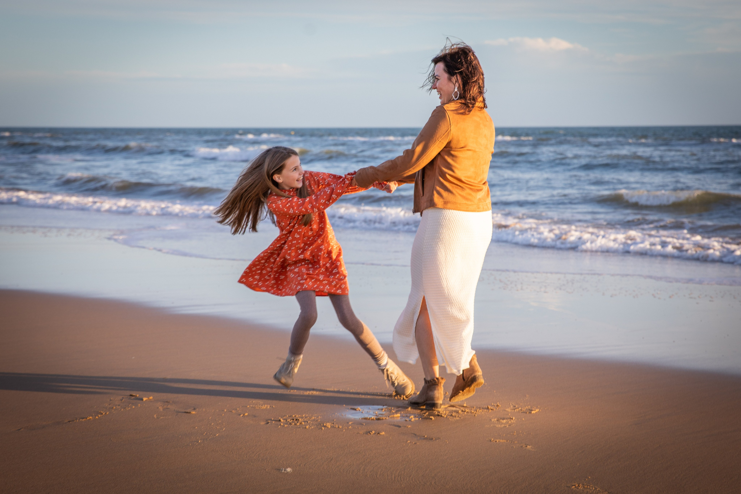 Three Generations by the Ocean. Professional Photographer in Portugal. Oksana Lomnova