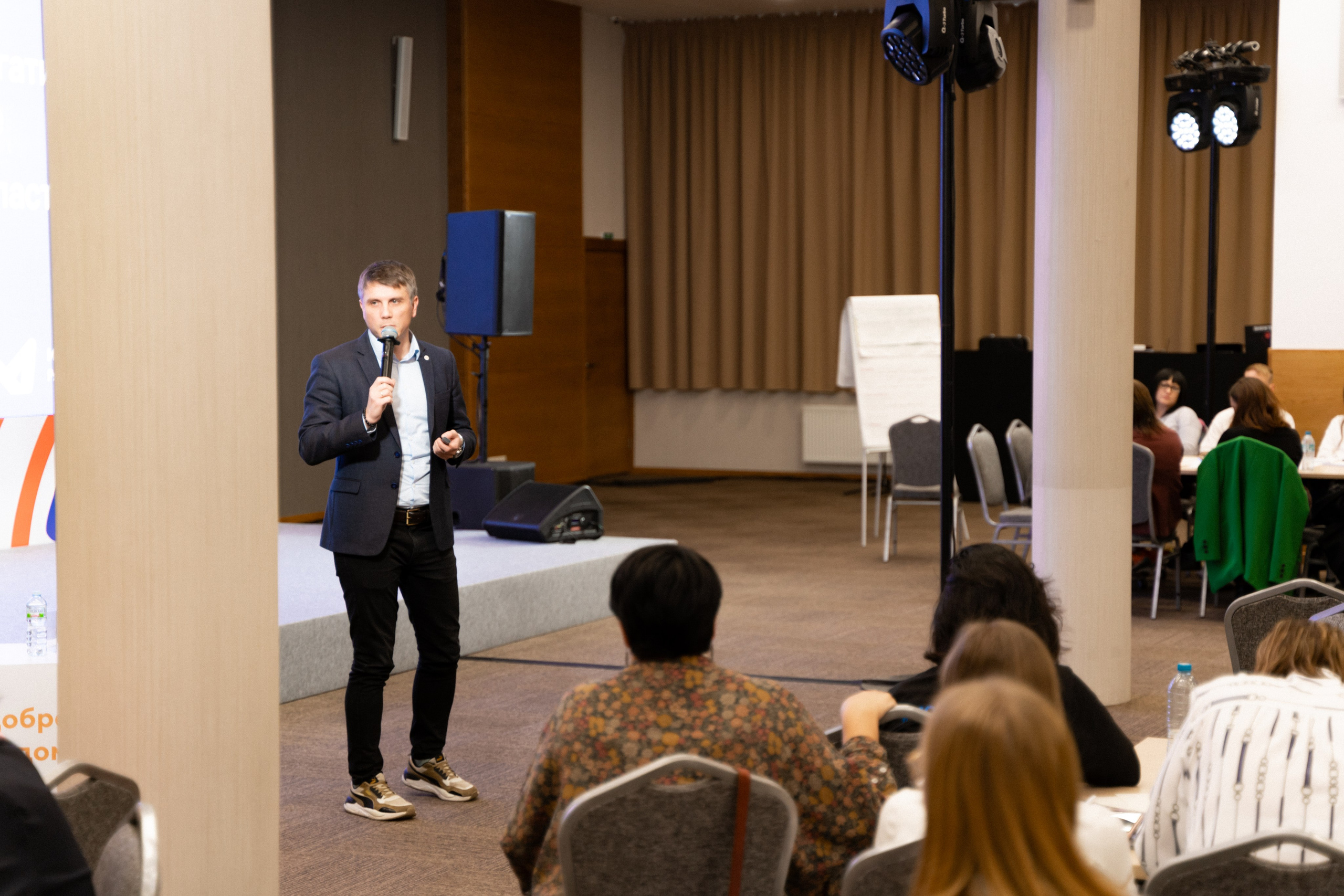 Окружной семинар в сфере профилактики от Росмолодежи в Амаксе 2024. Фотограф Надежда Погребняк | Рязань | Москва