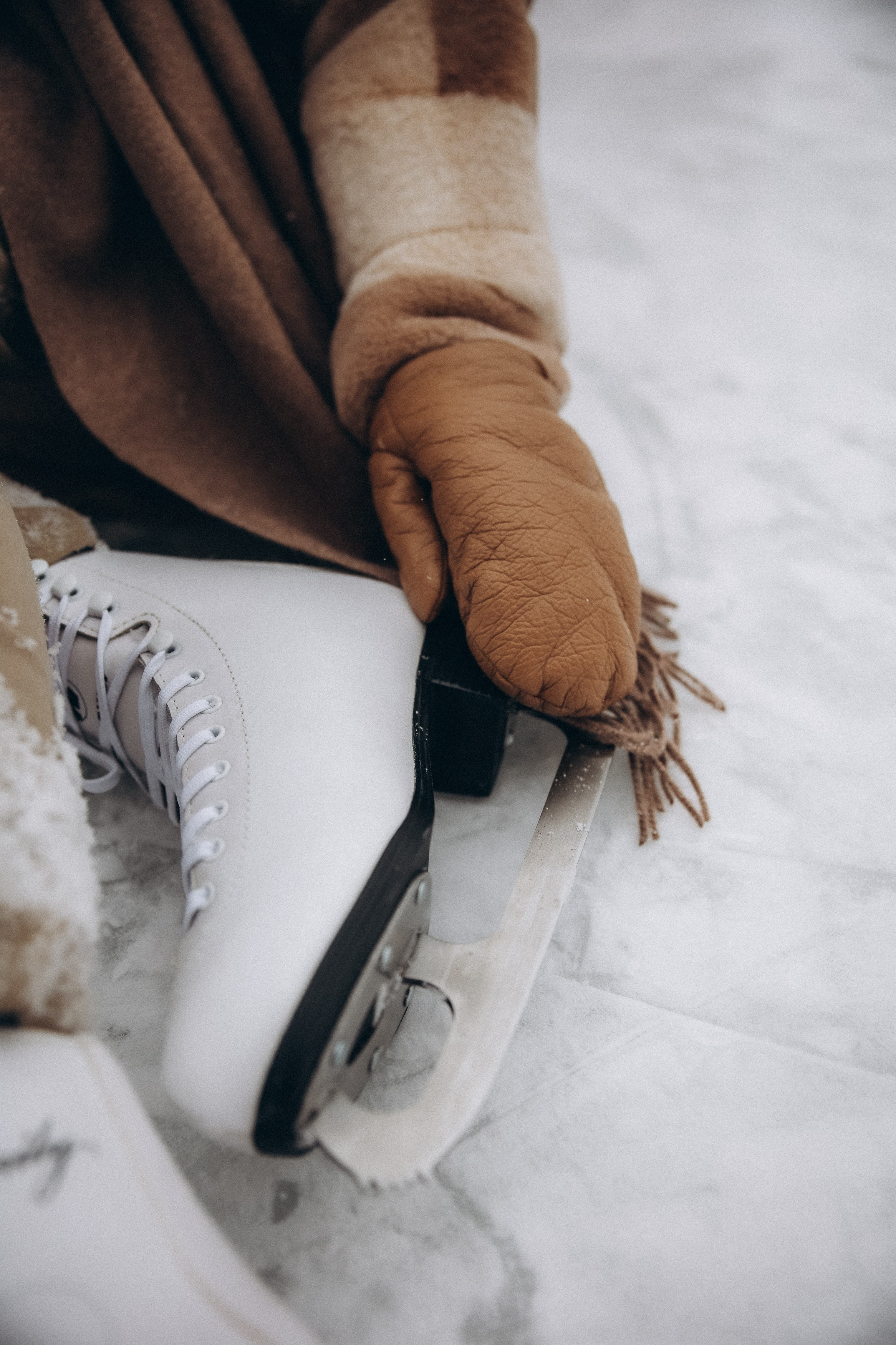 Зимняя фотосессия на катке фотосессия на коньках. Фотограф Владимир Москва