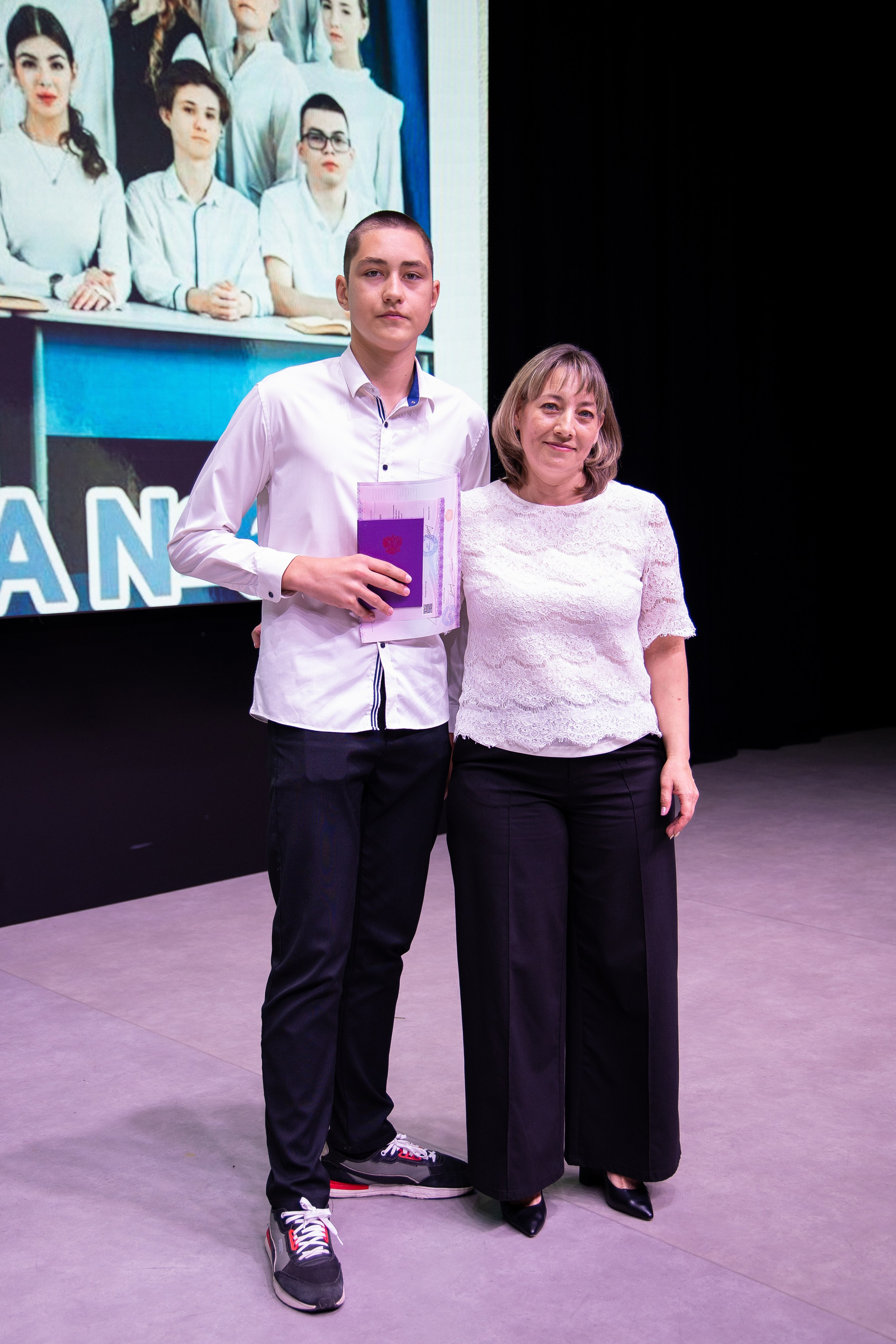 Выпускной в школе. Анна Рышкевич