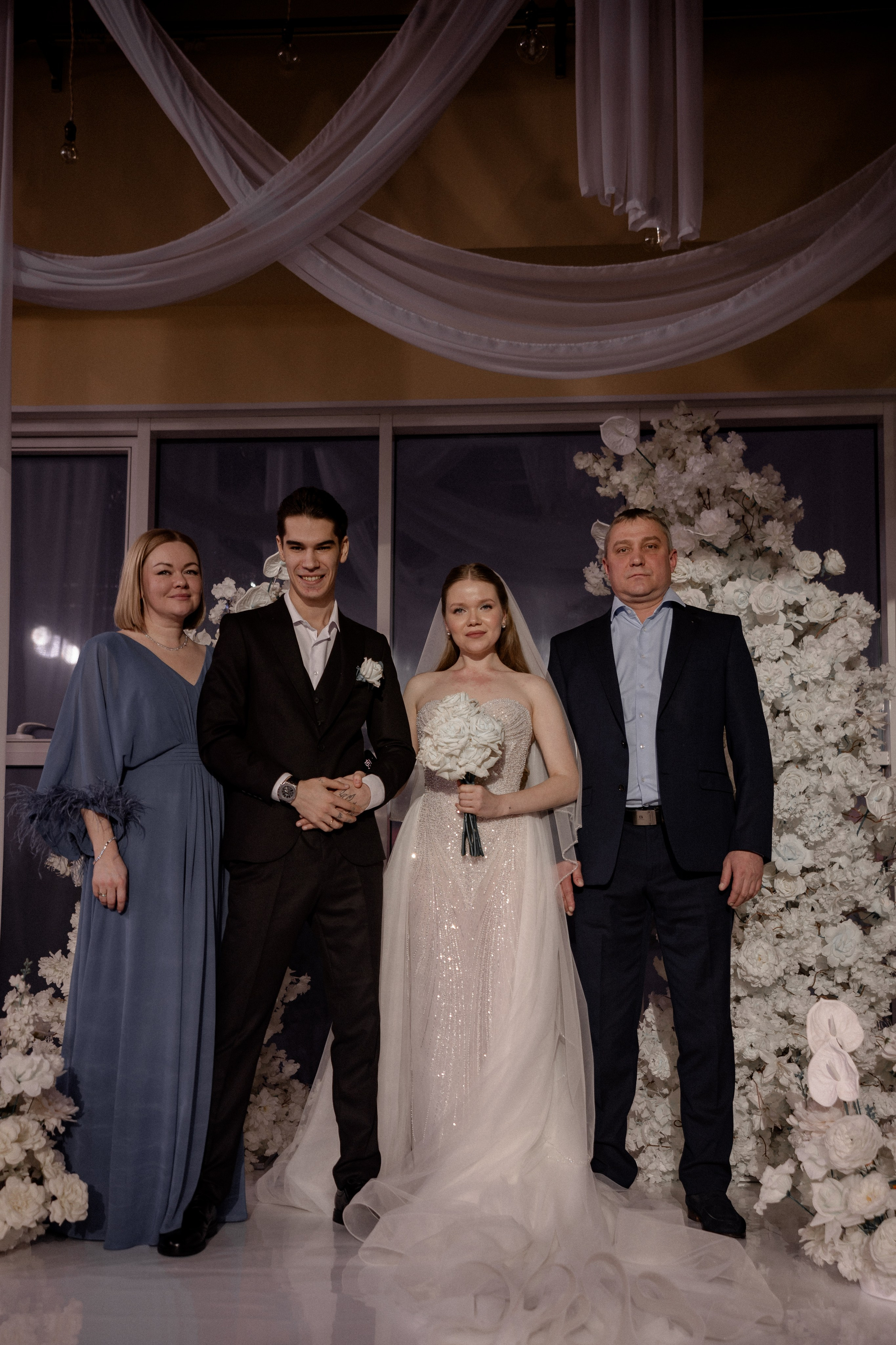 СВАДЕБНАЯ СЬЕМКА СБОРОВ В ОТЕЛЕ И ВЫЕЗД НА ЦЕРЕМОНИЮ (СНЯТО В СИБИРЕ В НИЖНЕВАРТОВСКЕ). Профессиональный фотограф, Санкт-Петербург — Виктория Богомолова