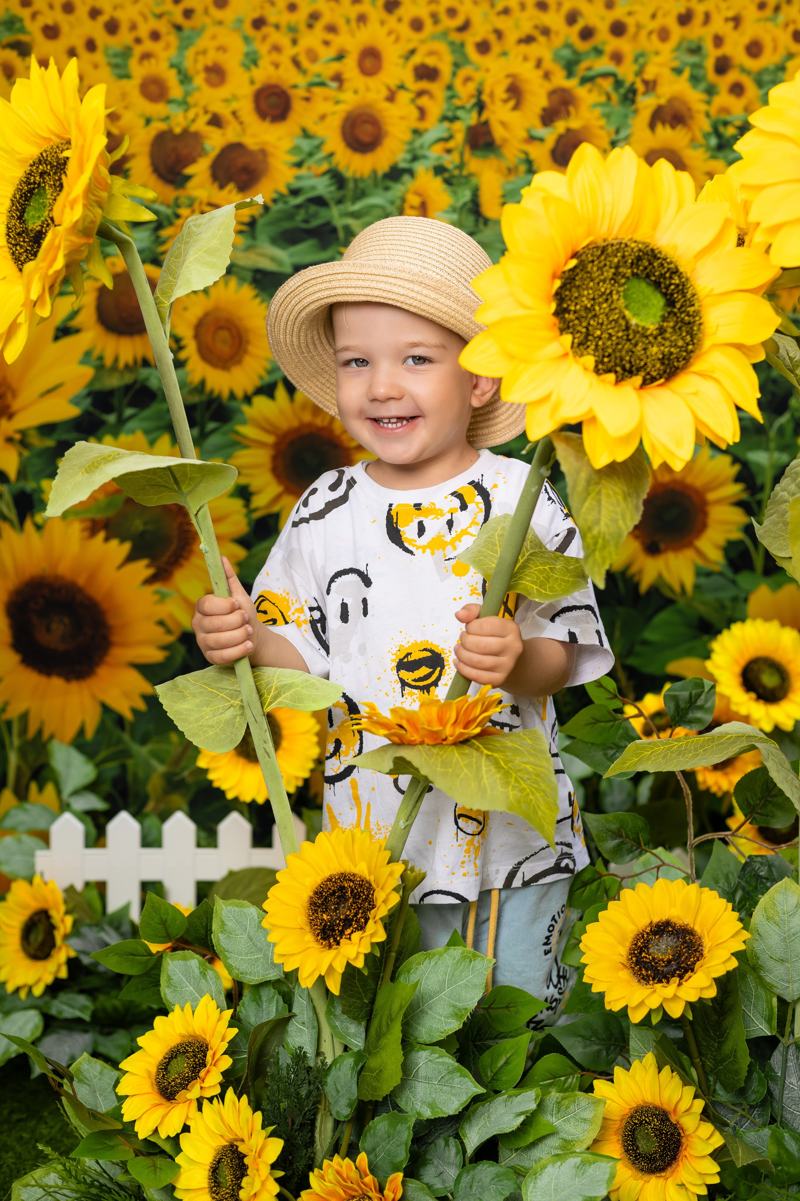 © Фотостудия "Олеся". Все права защищены. "Любое использование или копирование материалов или элементов дизайна сайта допускается только с разрешения правообладателя и со ссылкой на источник".
