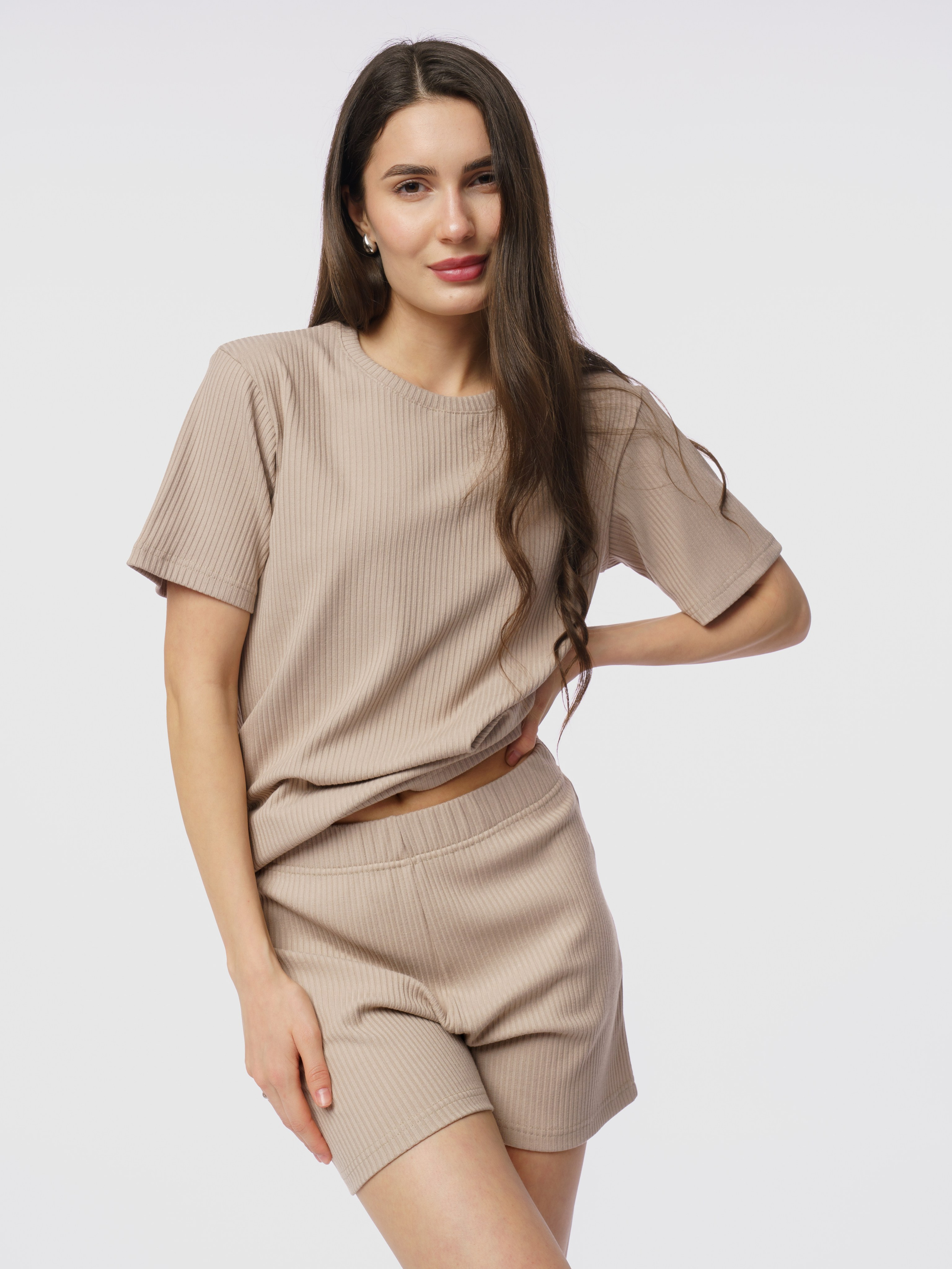 Анна, 40-42 р-р, рост 168. KED Production — продакшн из СПб. Создаём фото, видео и контент, который помогает брендам и селлерам продавать больше