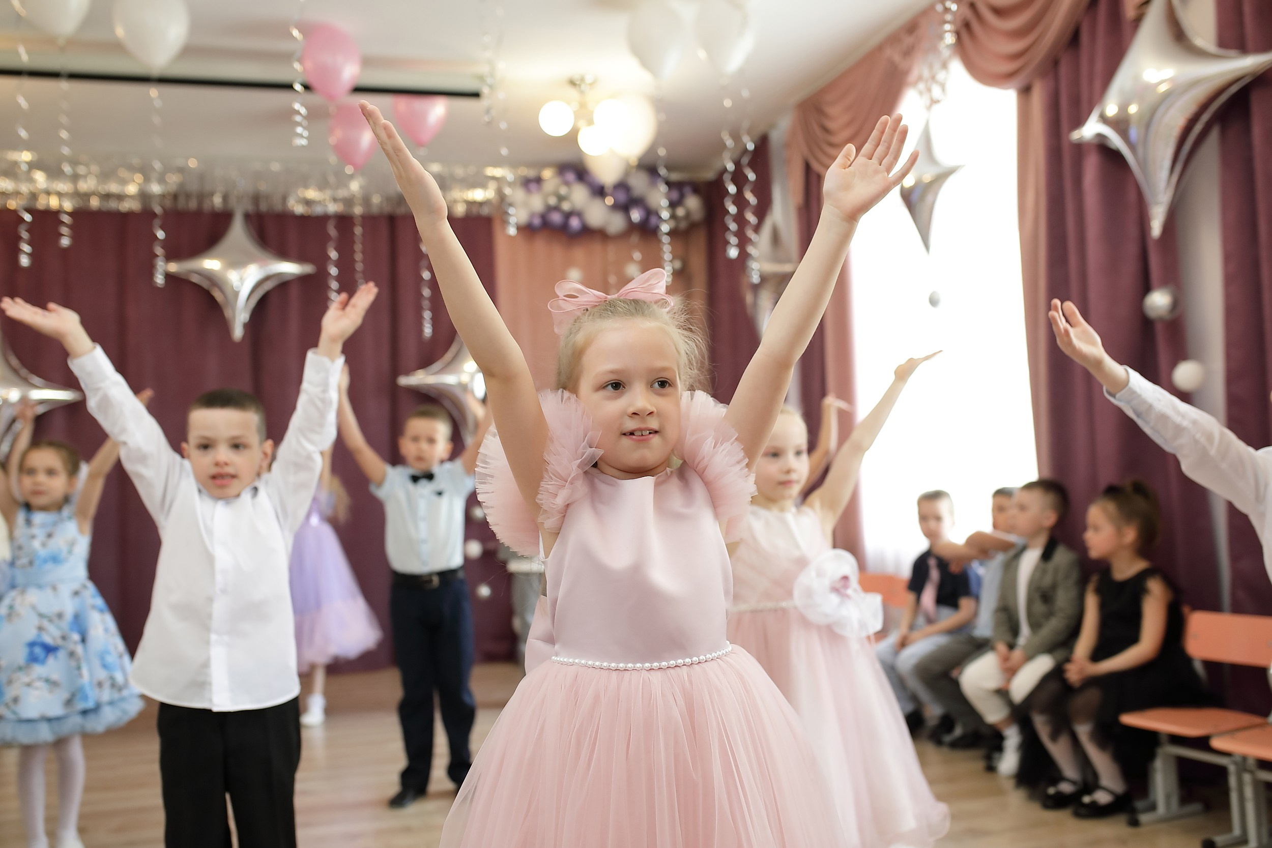 танец детей в детском саду
