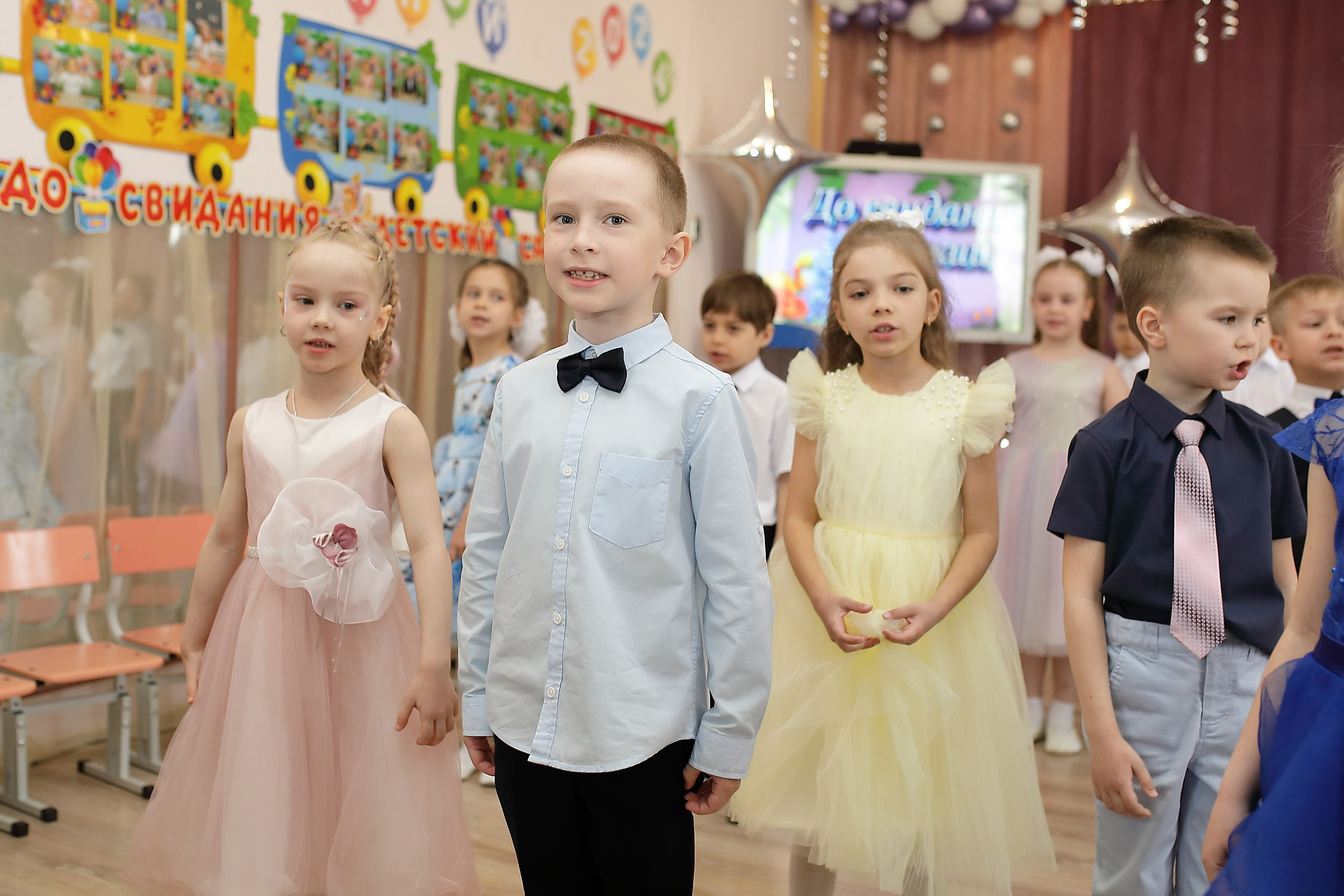 Фотосессия выпускного в детском саду. Свадебный и семейный фотограф и видеограф в Екатеринбурге Полянские Тимур и Анастасия