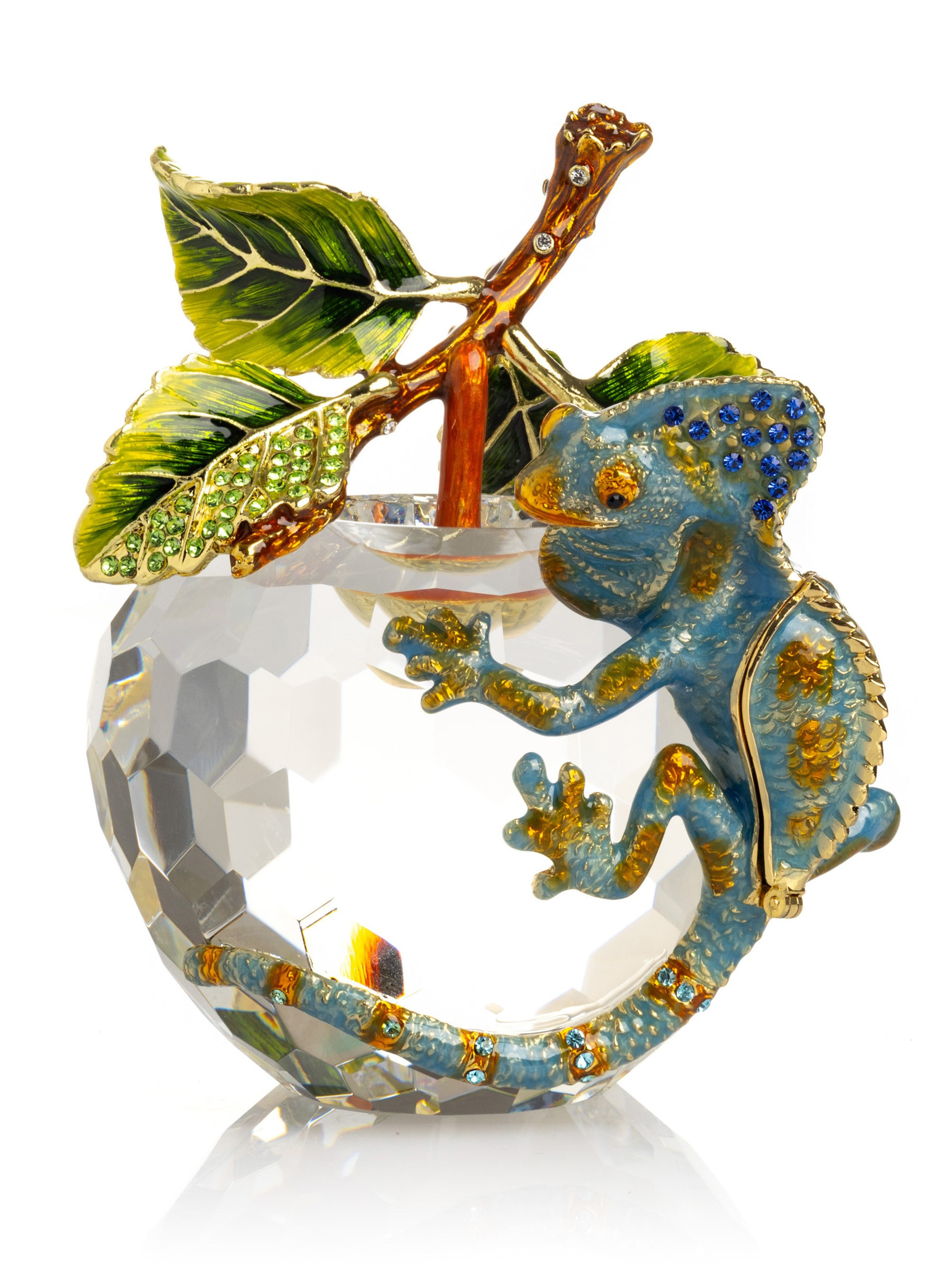 Хамелеон со стразами на стеклянном шаре | Фото для премиум-каталога