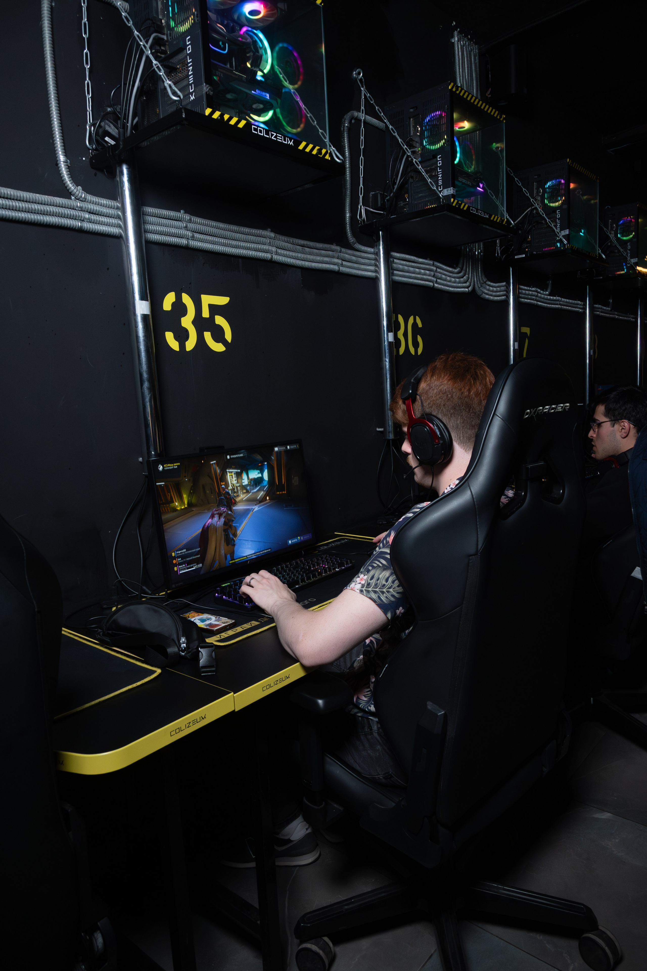 Репортаж в киберспортивном клубе Kolizeum. Фотограф мероприятий в Москве