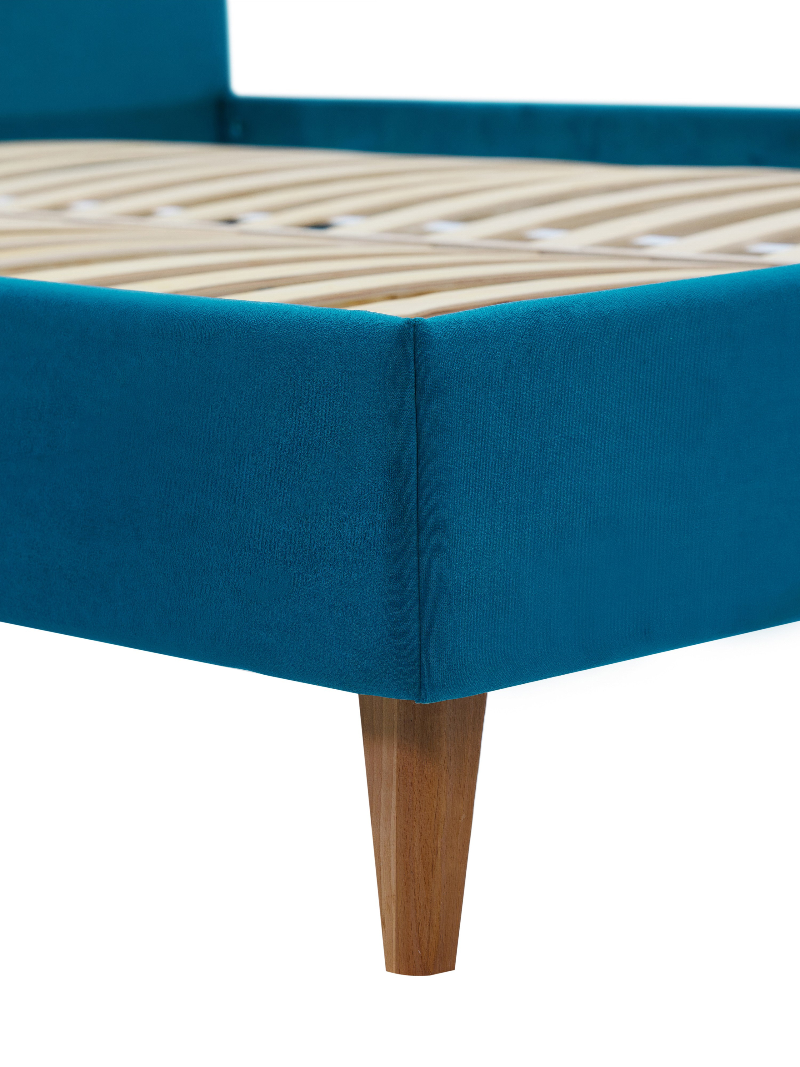 Кровать. Фотосъёмка для бизнеса — предметное фото, репортаж с мероприятий, портреты людей, съёмка интерьера и экстерьера