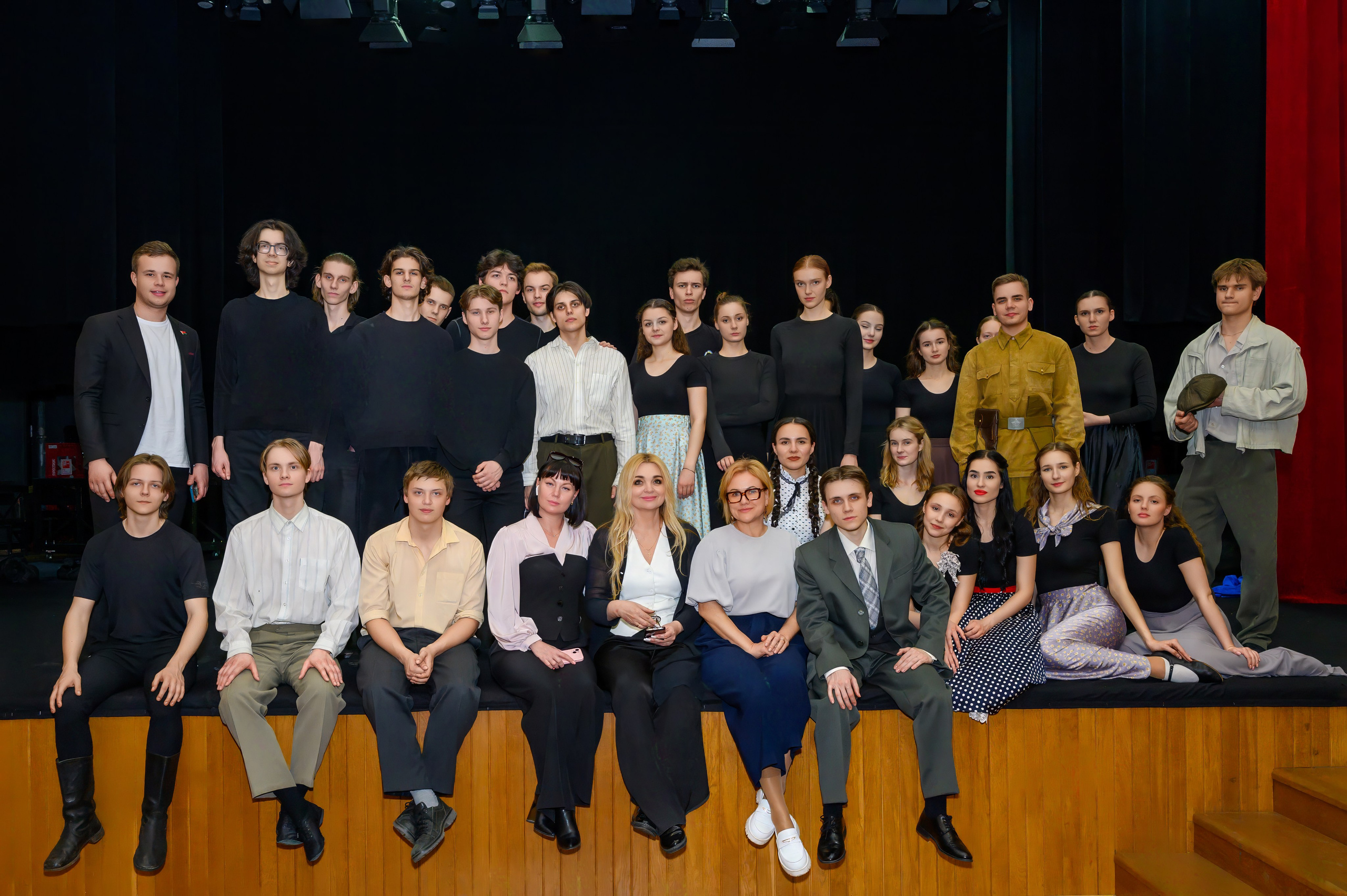 Молодая гвардия. Фотоуслуги, услуги фотографа, фотографирование важных событий