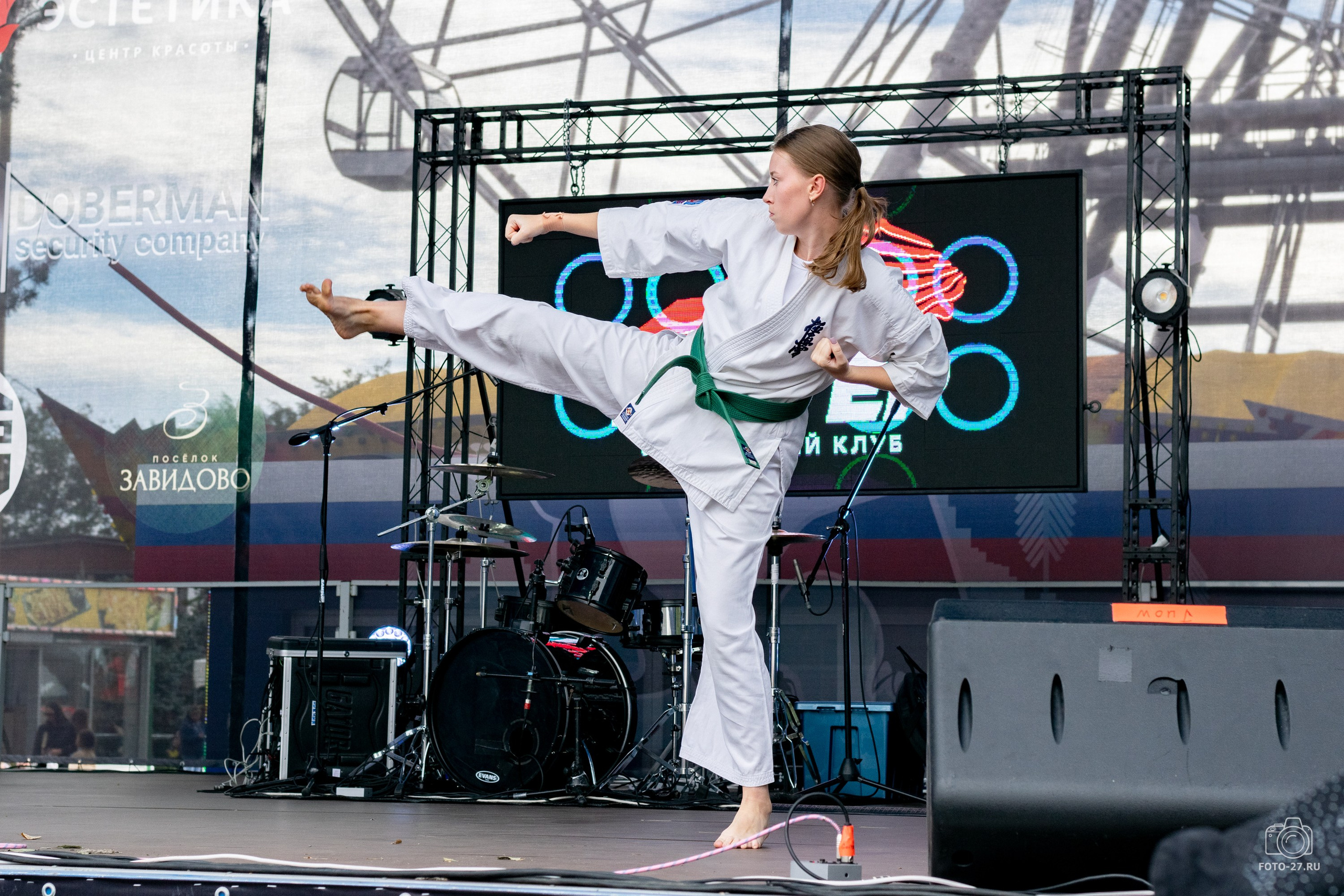 Антон Курдюмов фотограф в Хабаровске Рина Курдюмова фото27 foto27 Антон Дорофеев репортажный репортаж документалист Тони и Рина фотосоздатели Международный фестиваль Рок в защиту животных Хабаровск