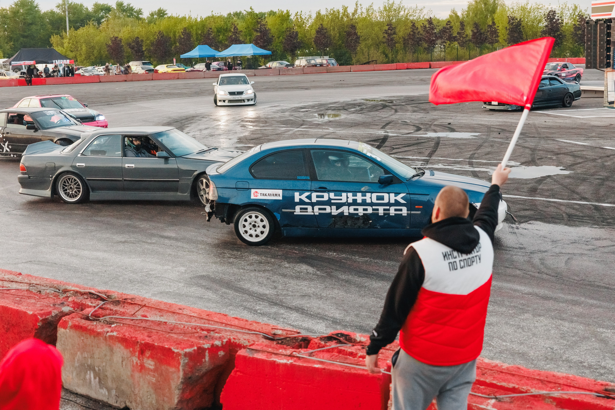 Выставка и дрифт машин. Репортажный фотограф. Москва. Алина Ланская