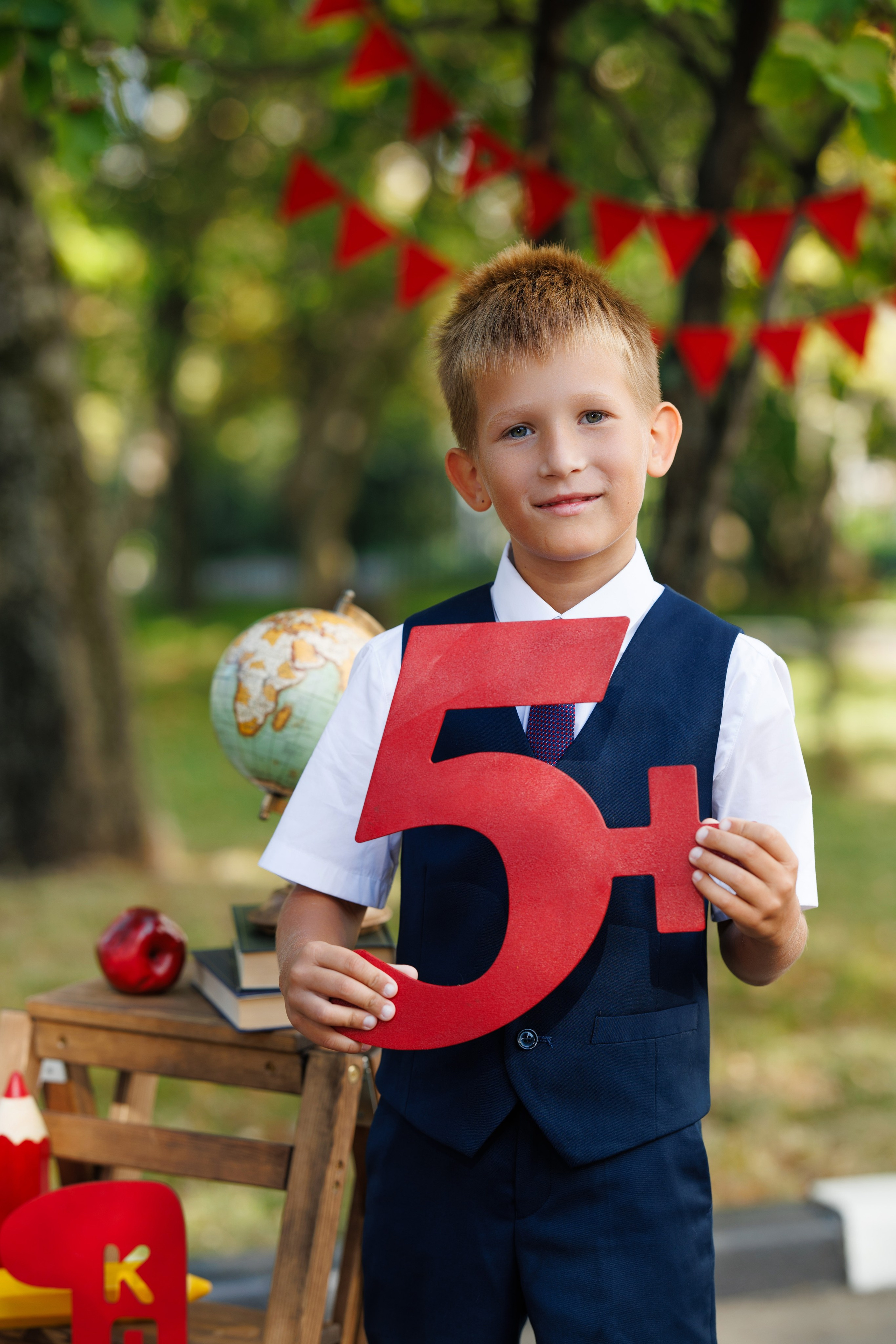 Первый раз в первый класс!. Выпускные альбомы в Москве FOTOVMESTE