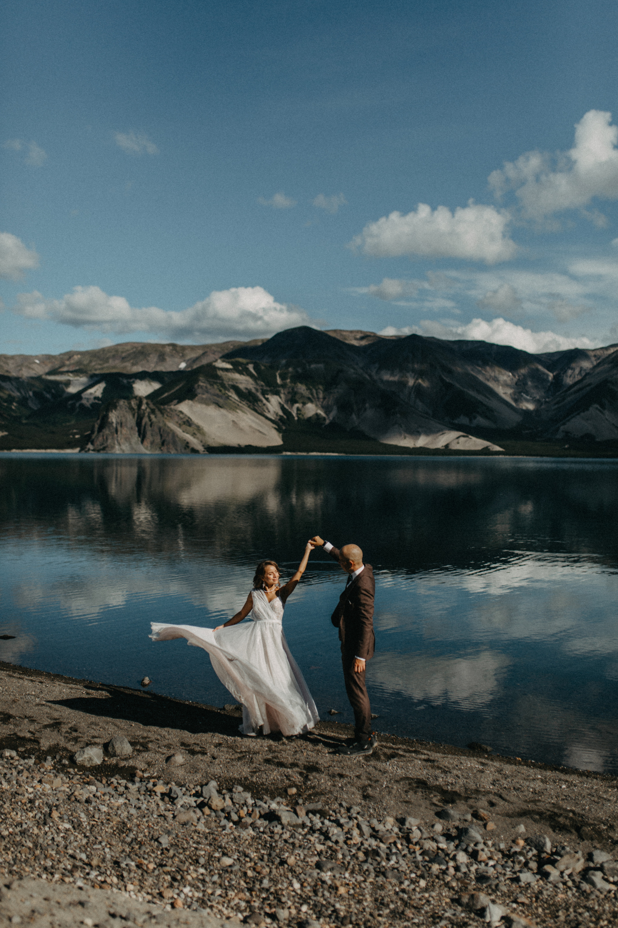 Вулкан Ксудач. Свадьба Богдана и Лизы. Свадебное фото и видео на Камчатке. Туристические маршруты