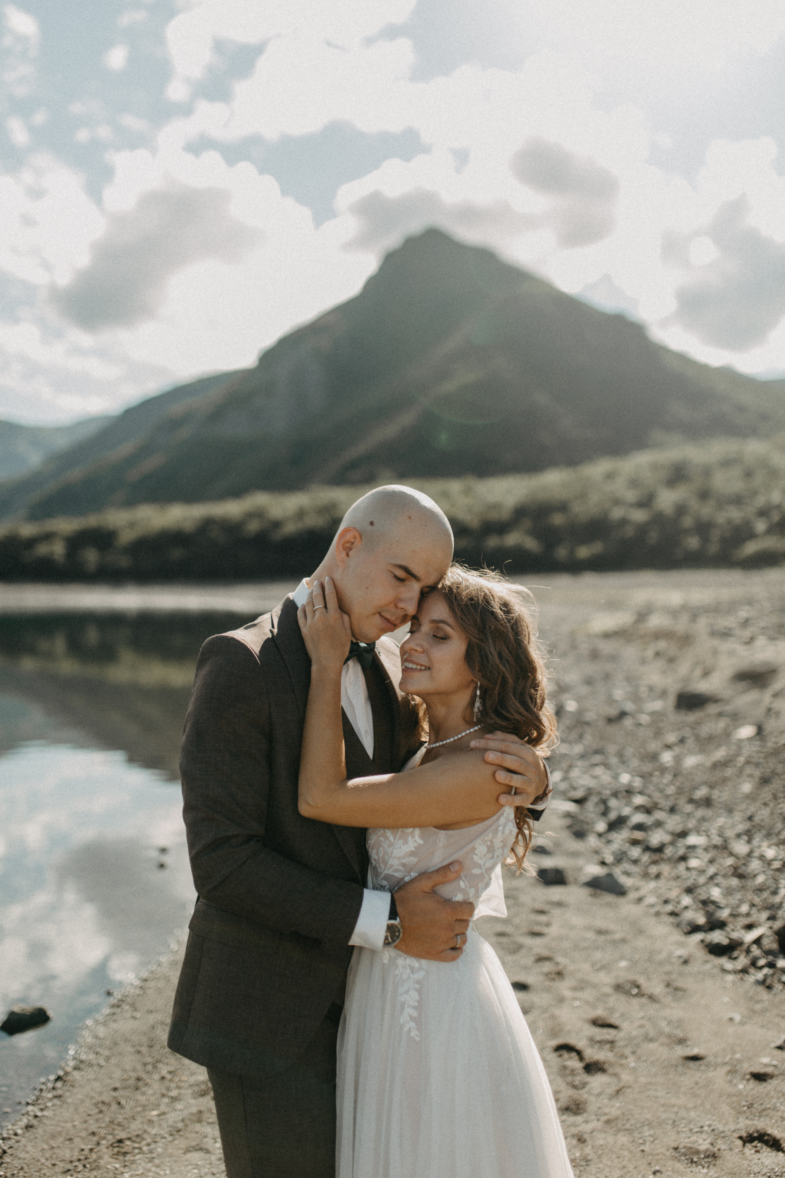 Вулкан Ксудач. Свадьба Богдана и Лизы. Свадебное фото и видео на Камчатке. Туристические маршруты