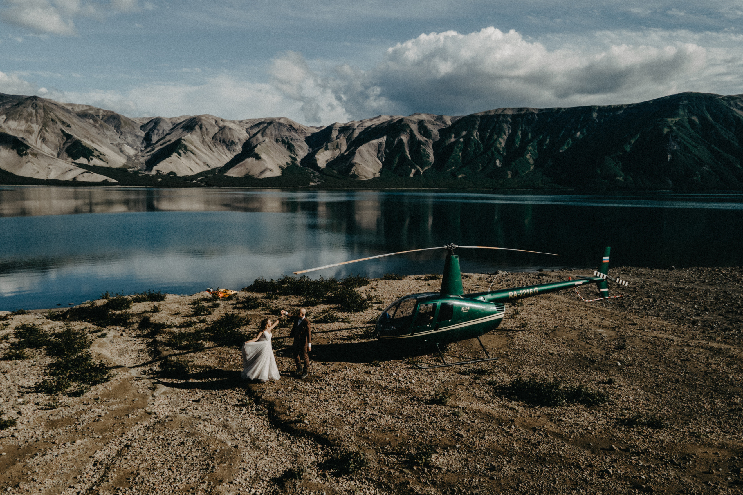 Вулкан Ксудач. Свадьба Богдана и Лизы. Свадебное фото и видео на Камчатке. Туристические маршруты