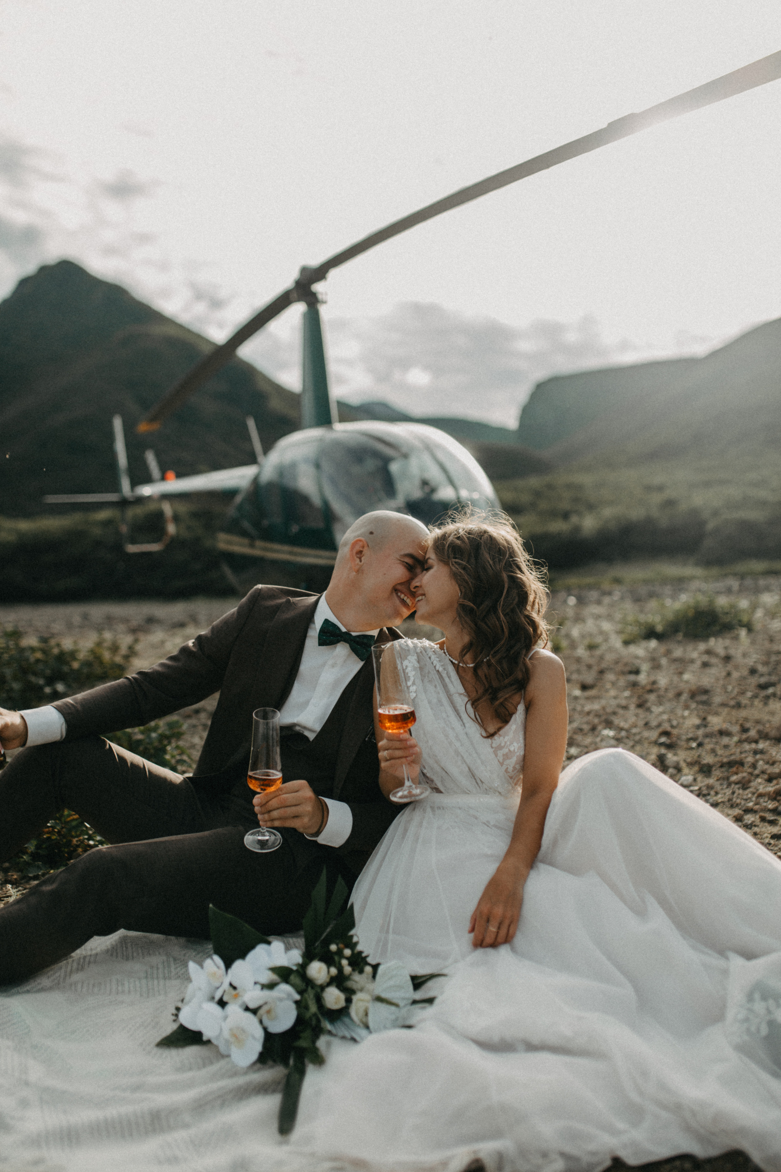 Вулкан Ксудач. Свадьба Богдана и Лизы. Свадебное фото и видео на Камчатке. Туристические маршруты