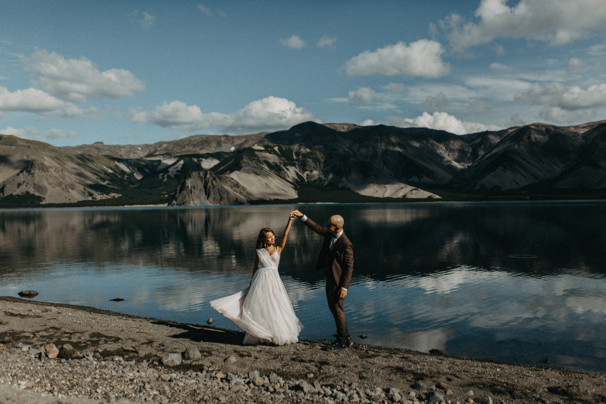 Вулкан Ксудач. Свадьба Богдана и Лизы. Свадебное фото и видео на Камчатке. Туристические маршруты