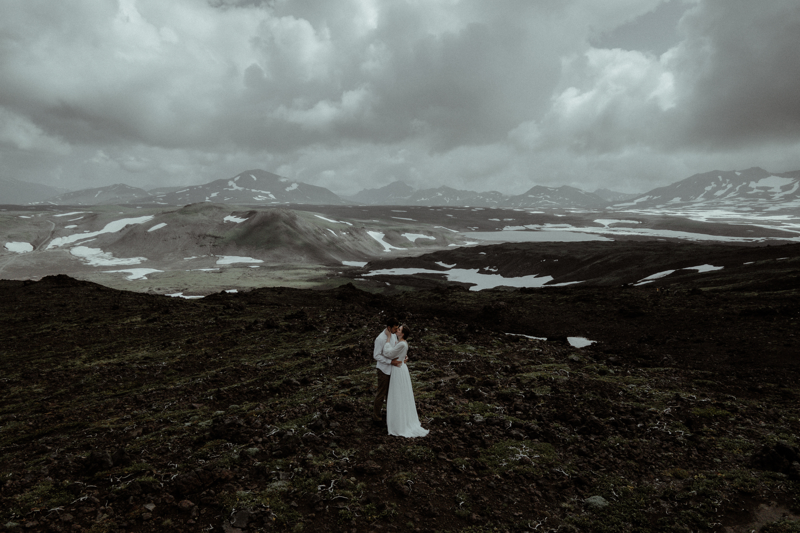 Кальдера Горелый. Свадебное фото и видео на Камчатке. Туристические маршруты