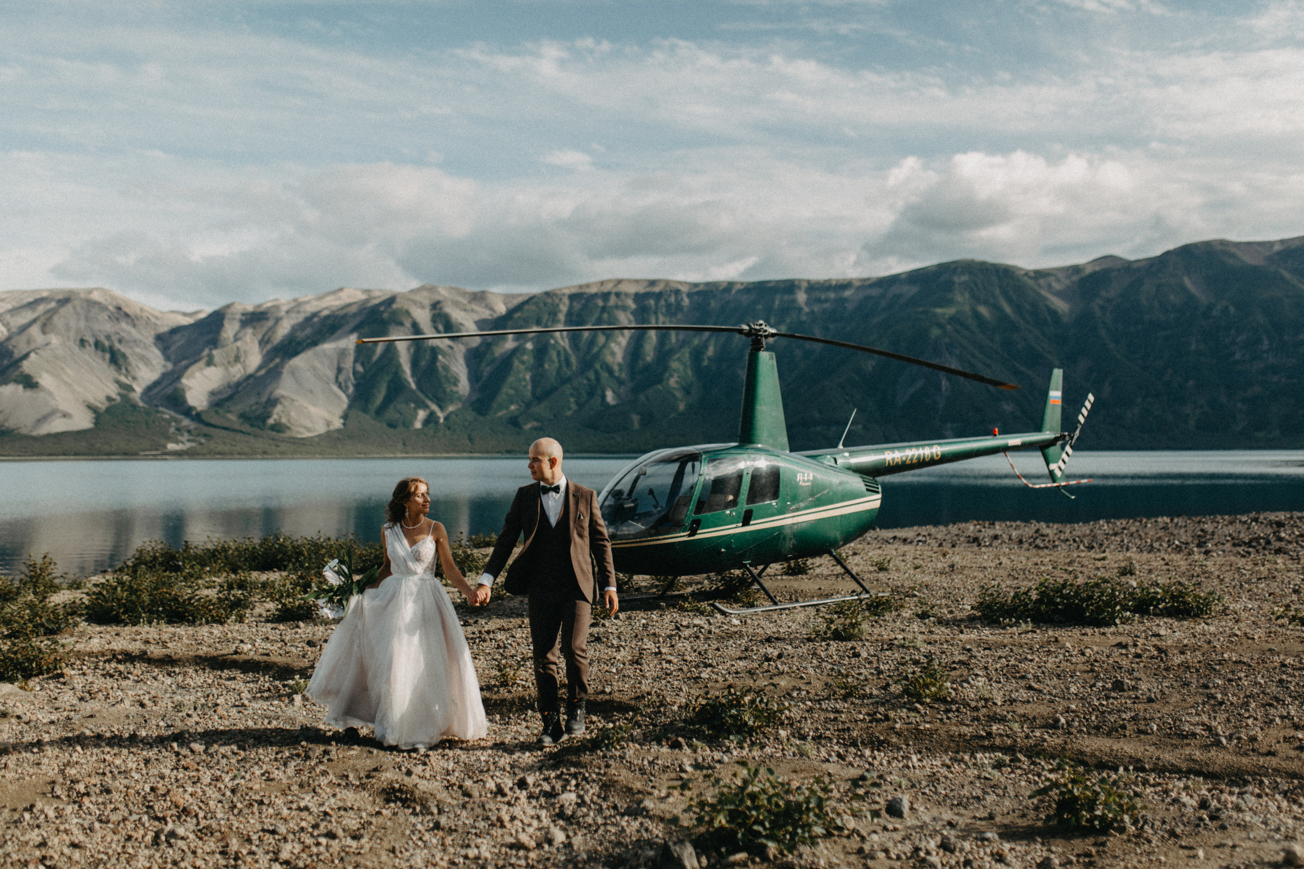 Вулкан Ксудач. Свадьба Богдана и Лизы. Свадебное фото и видео на Камчатке. Туристические маршруты