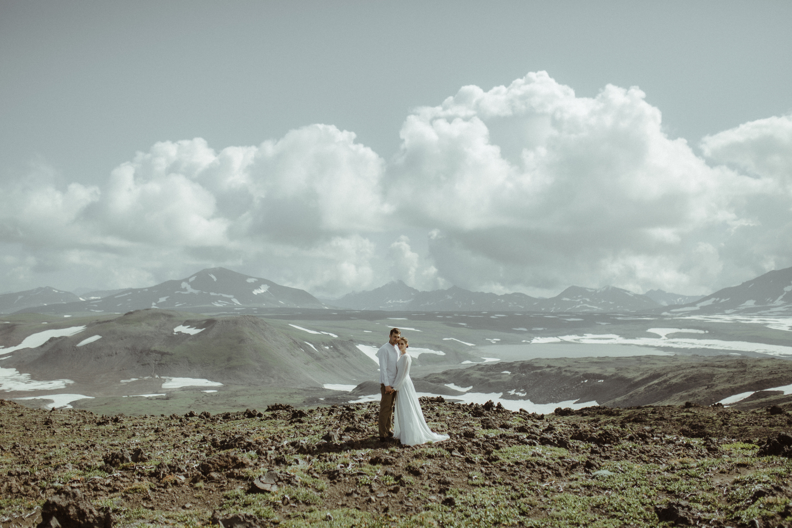 Кальдера Горелый. Свадебное фото и видео на Камчатке. Туристические маршруты