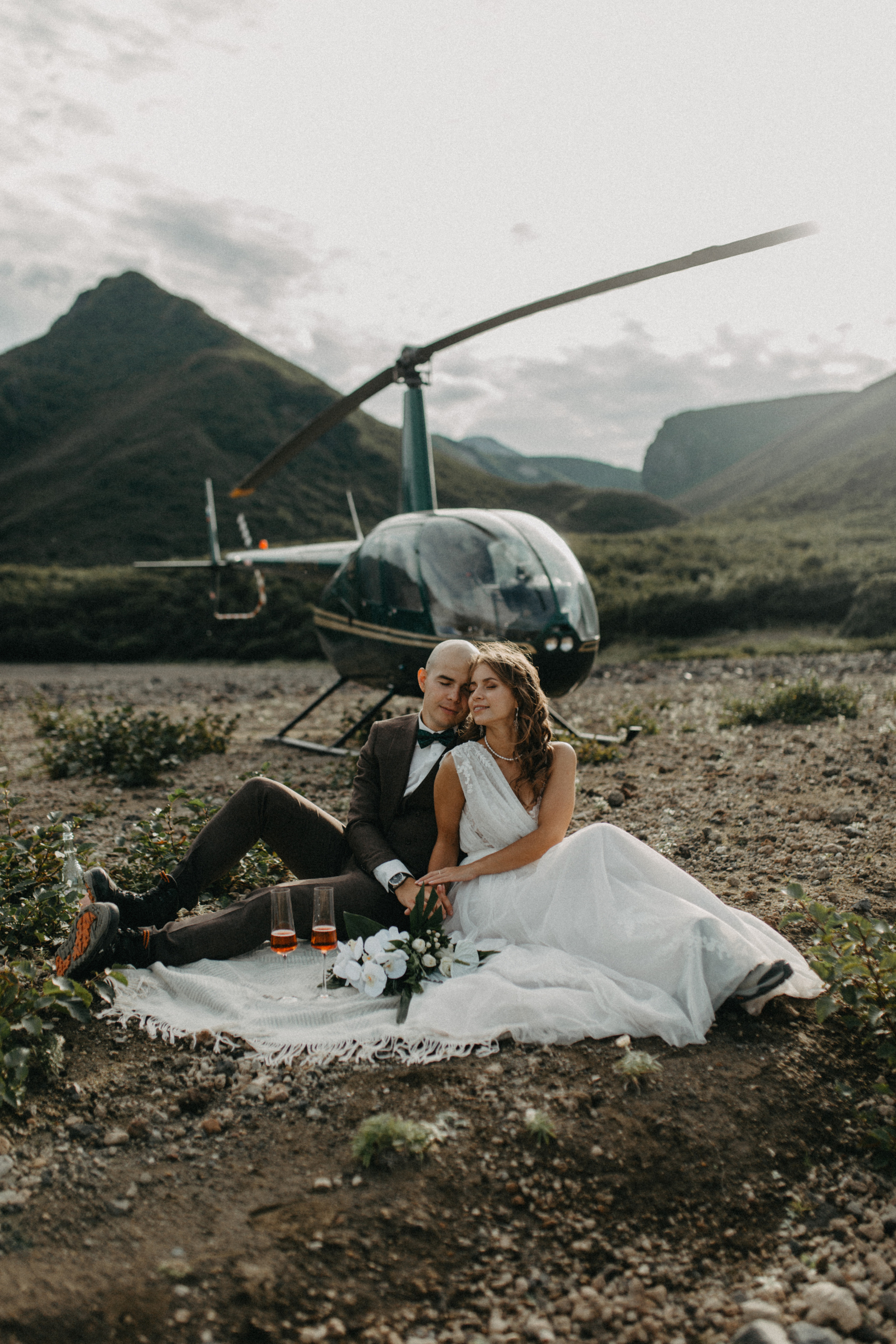 Вулкан Ксудач. Свадьба Богдана и Лизы. Свадебное фото и видео на Камчатке. Туристические маршруты