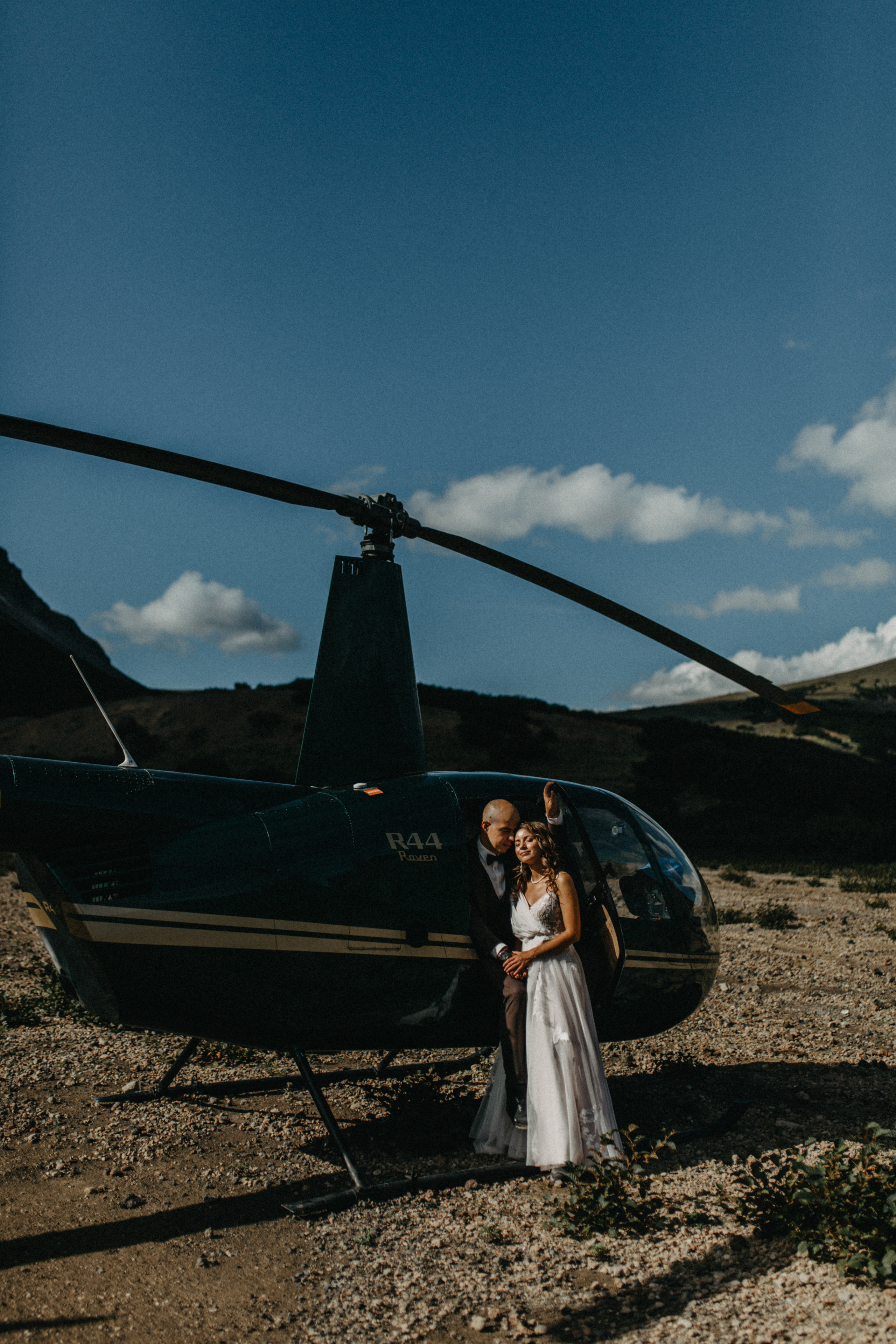 Вулкан Ксудач. Свадьба Богдана и Лизы. Свадебное фото и видео на Камчатке. Туристические маршруты