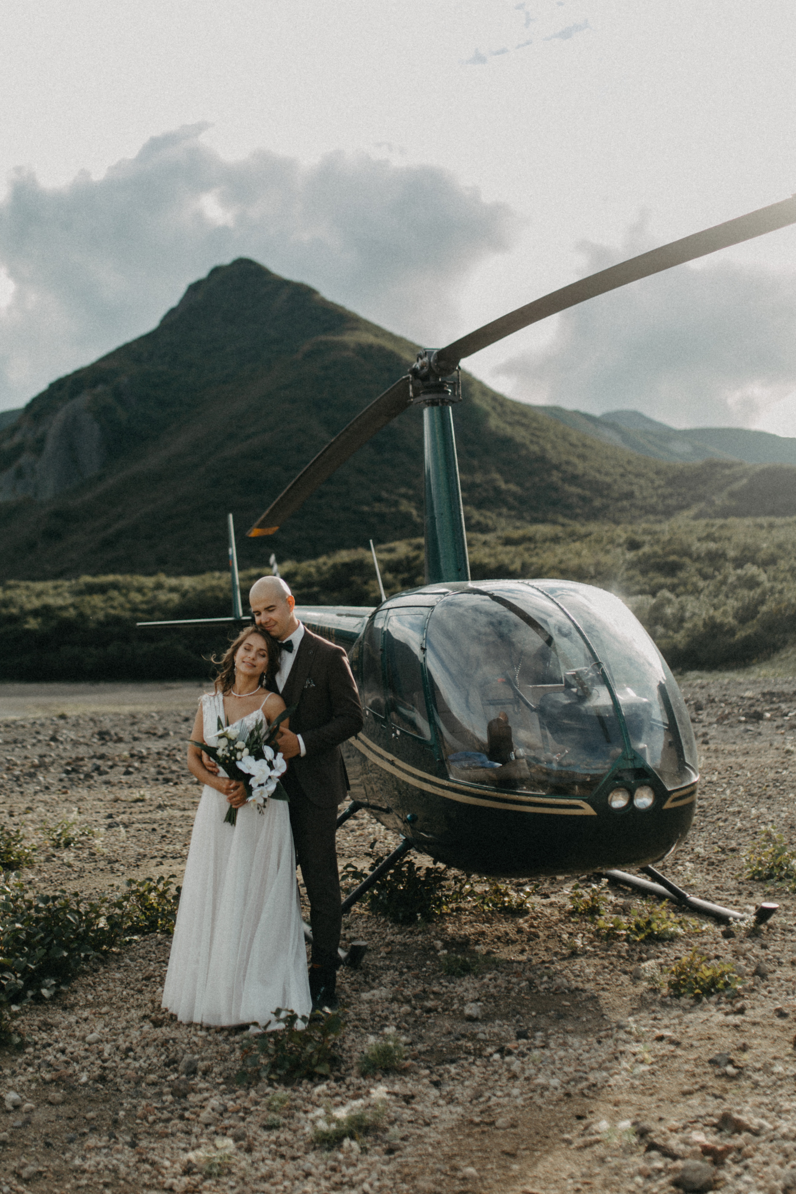 Вулкан Ксудач. Свадьба Богдана и Лизы. Свадебное фото и видео на Камчатке. Туристические маршруты