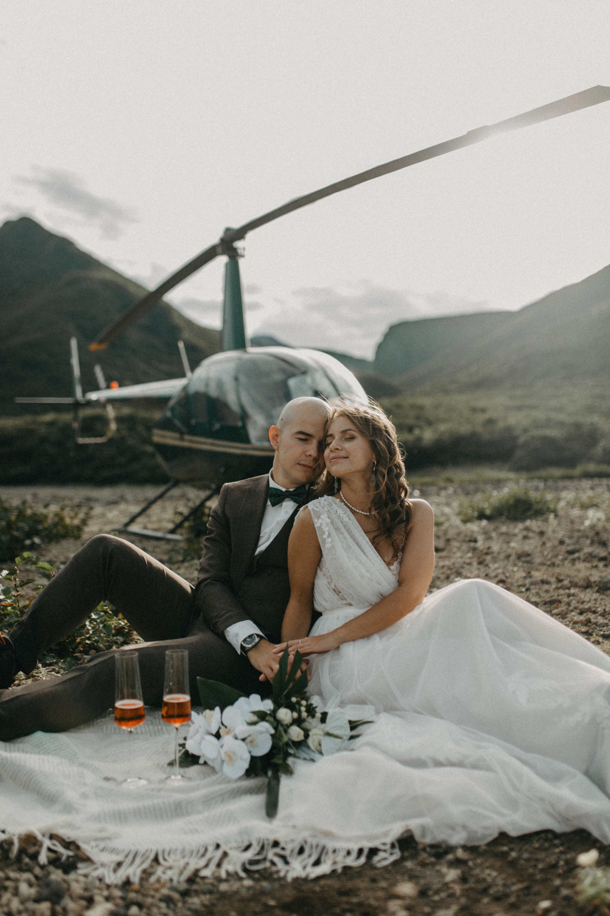 Вулкан Ксудач. Свадьба Богдана и Лизы. Свадебное фото и видео на Камчатке. Туристические маршруты