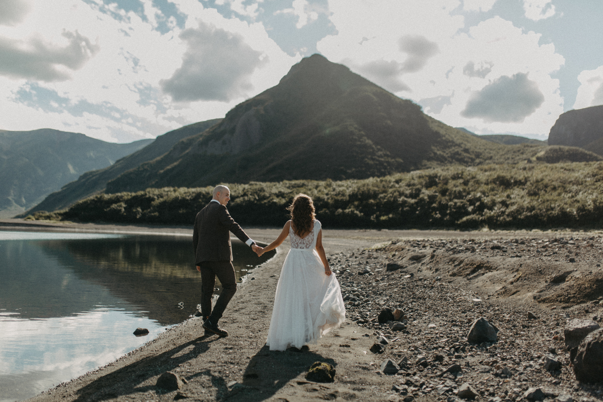 Вулкан Ксудач. Свадьба Богдана и Лизы. Свадебное фото и видео на Камчатке. Туристические маршруты