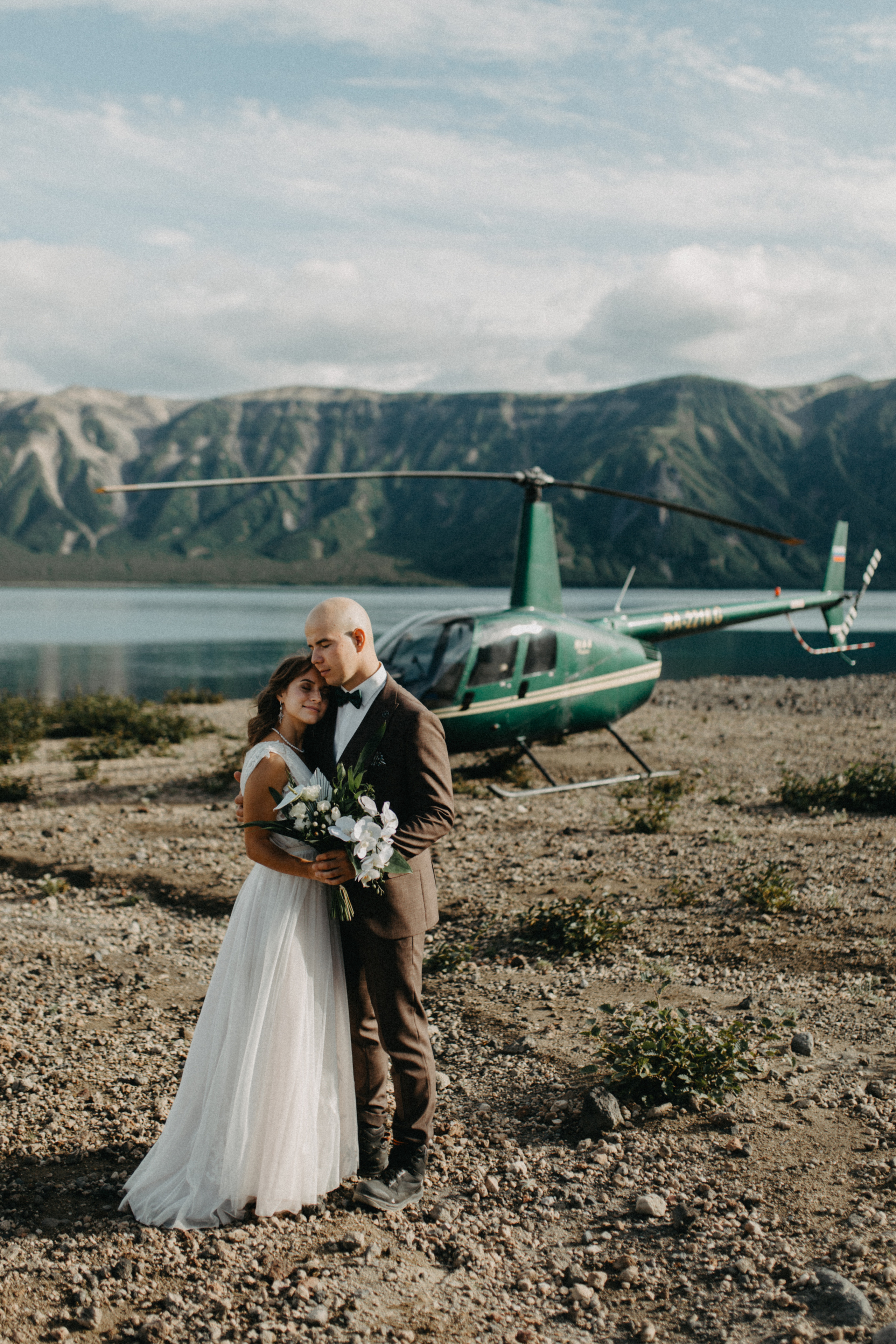 Вулкан Ксудач. Свадьба Богдана и Лизы. Свадебное фото и видео на Камчатке. Туристические маршруты