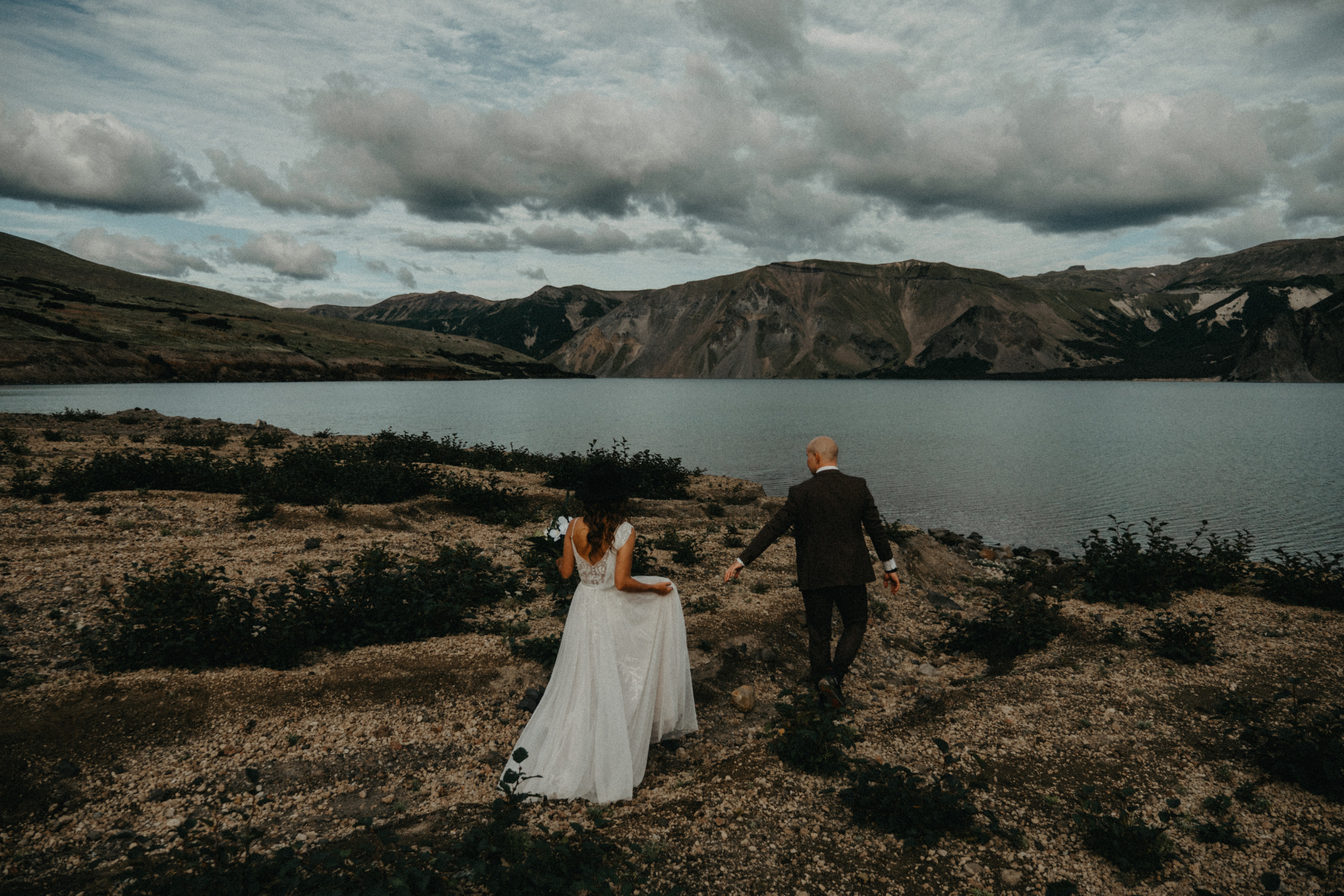 Вулкан Ксудач. Свадьба Богдана и Лизы. Свадебное фото и видео на Камчатке. Туристические маршруты