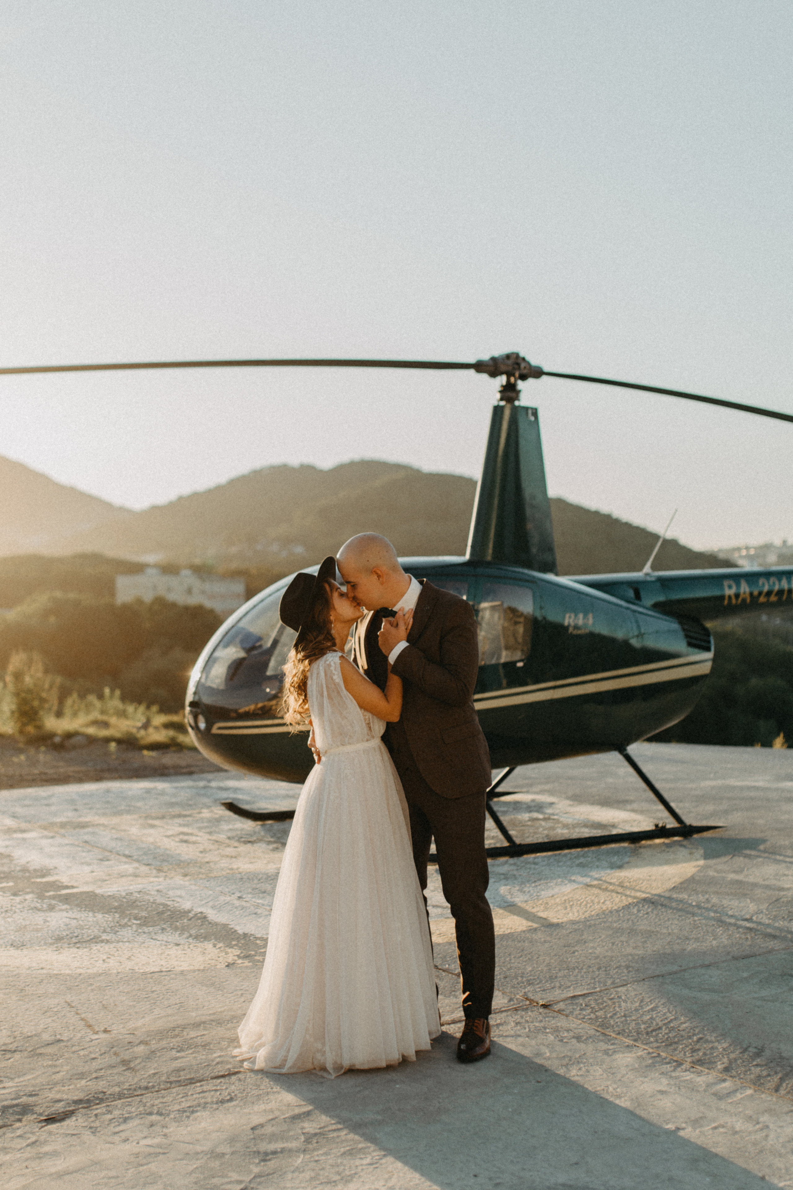 Вулкан Ксудач. Свадьба Богдана и Лизы. Свадебное фото и видео на Камчатке. Туристические маршруты