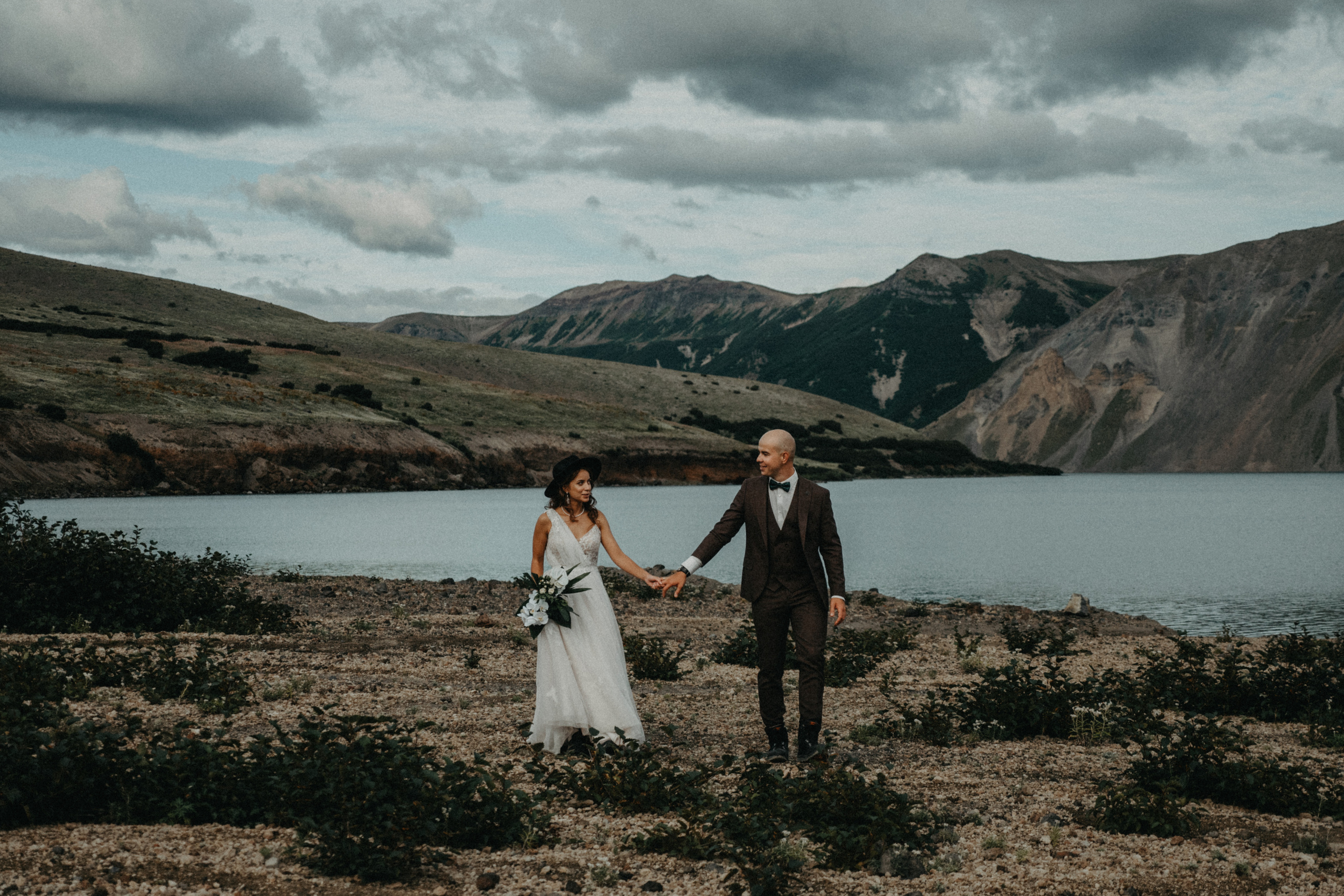 Вулкан Ксудач. Свадьба Богдана и Лизы. Свадебное фото и видео на Камчатке. Туристические маршруты