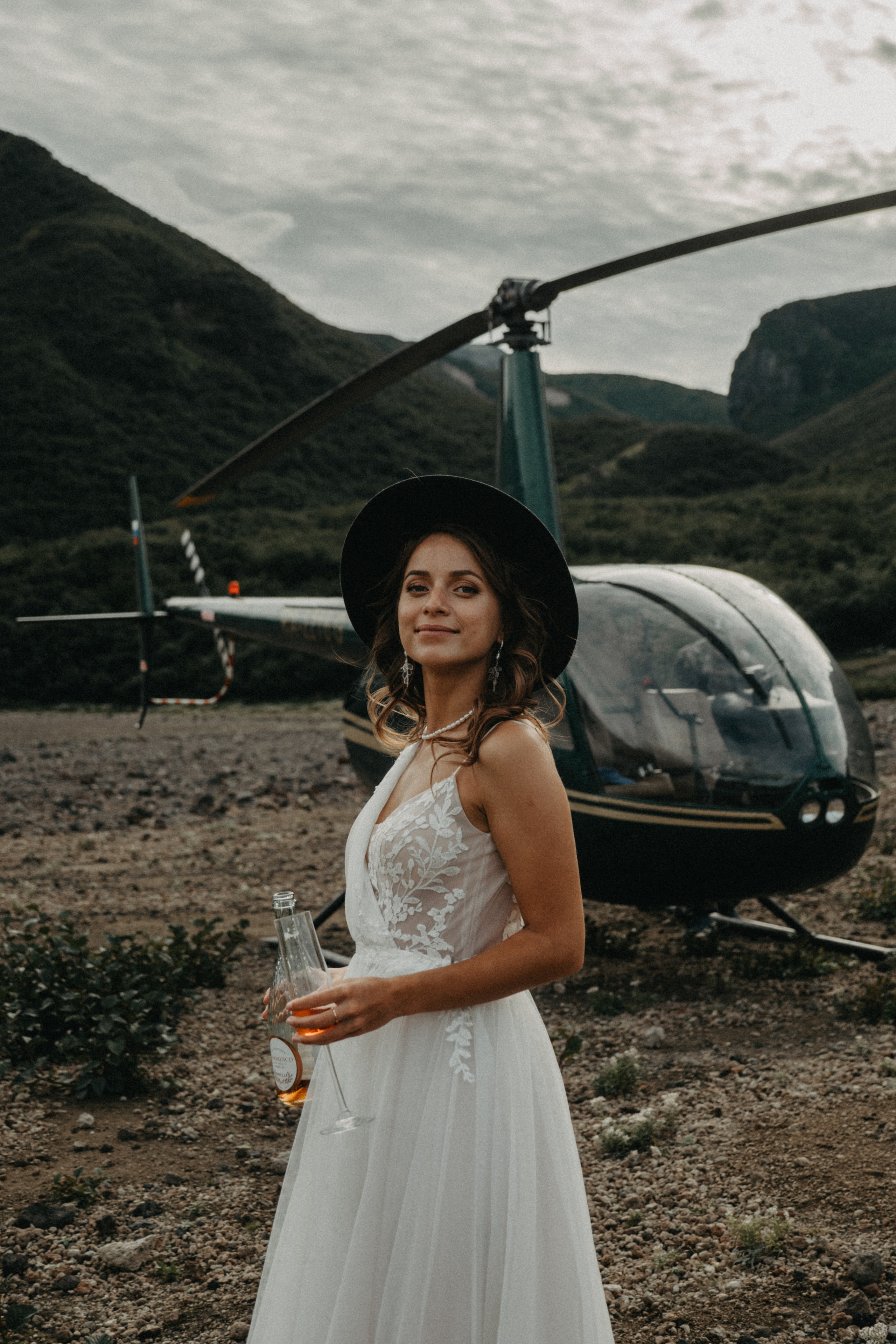 Вулкан Ксудач. Свадьба Богдана и Лизы. Свадебное фото и видео на Камчатке. Туристические маршруты