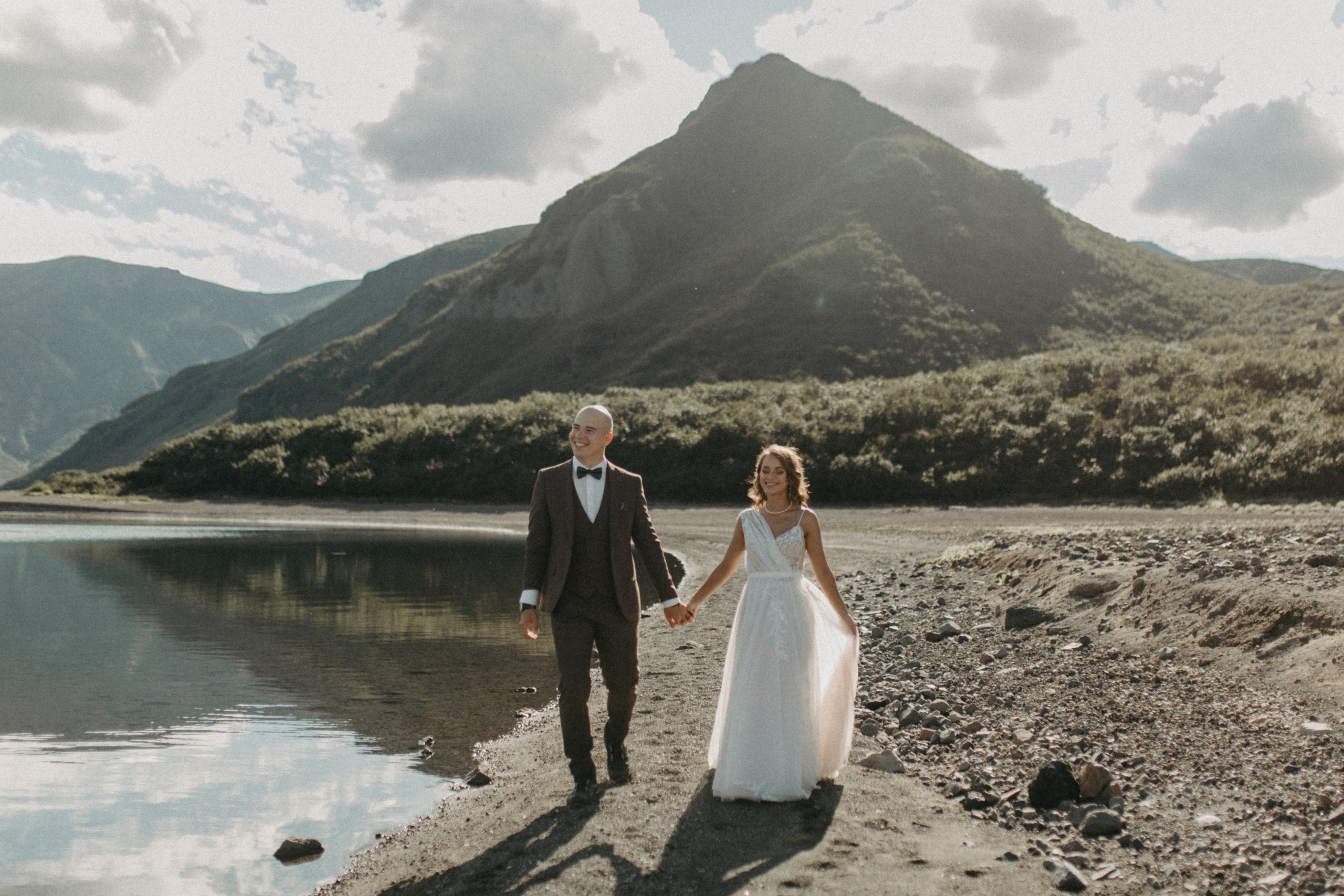 Вулкан Ксудач. Свадьба Богдана и Лизы. Свадебное фото и видео на Камчатке. Туристические маршруты