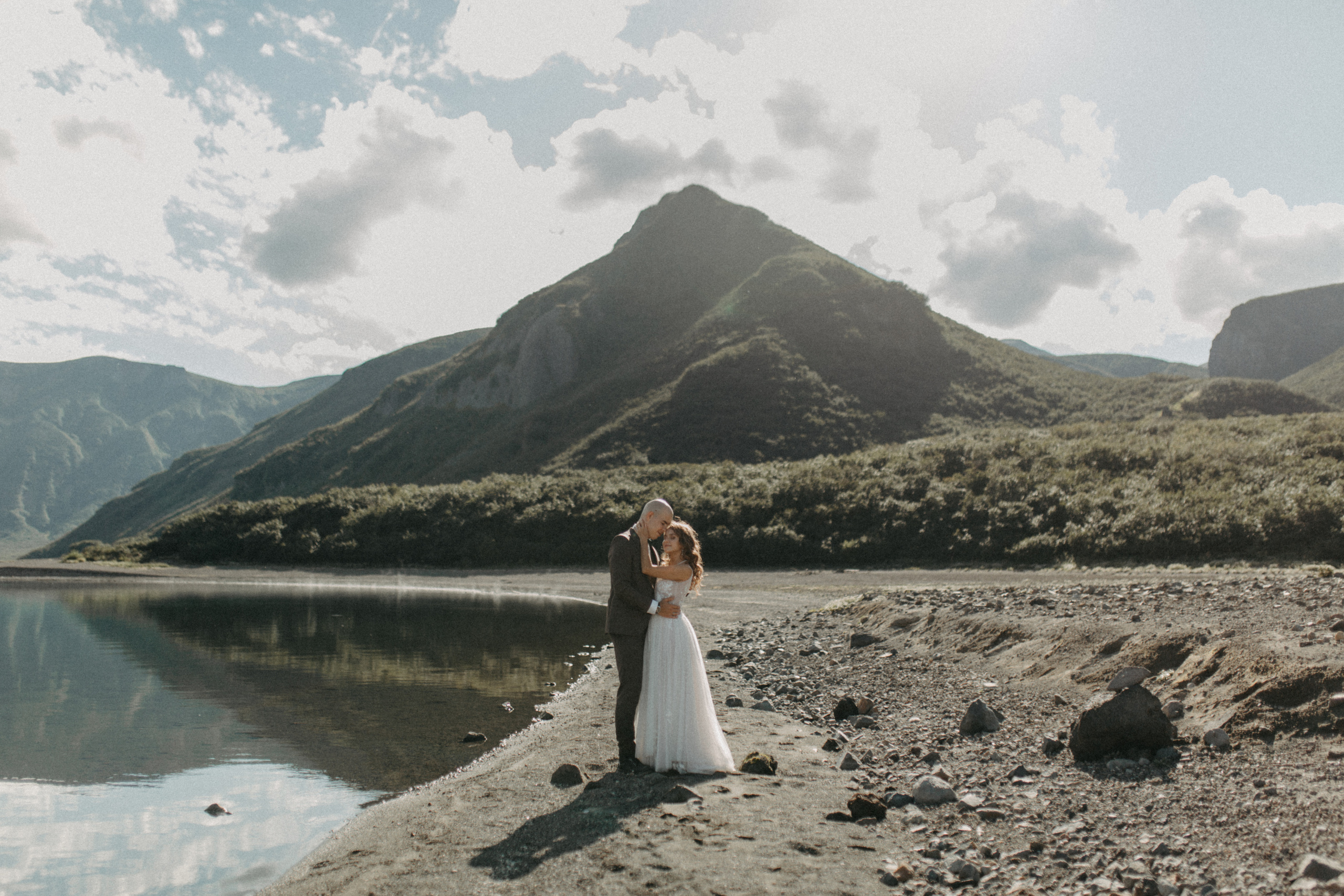 Вулкан Ксудач. Свадьба Богдана и Лизы. Свадебное фото и видео на Камчатке. Туристические маршруты