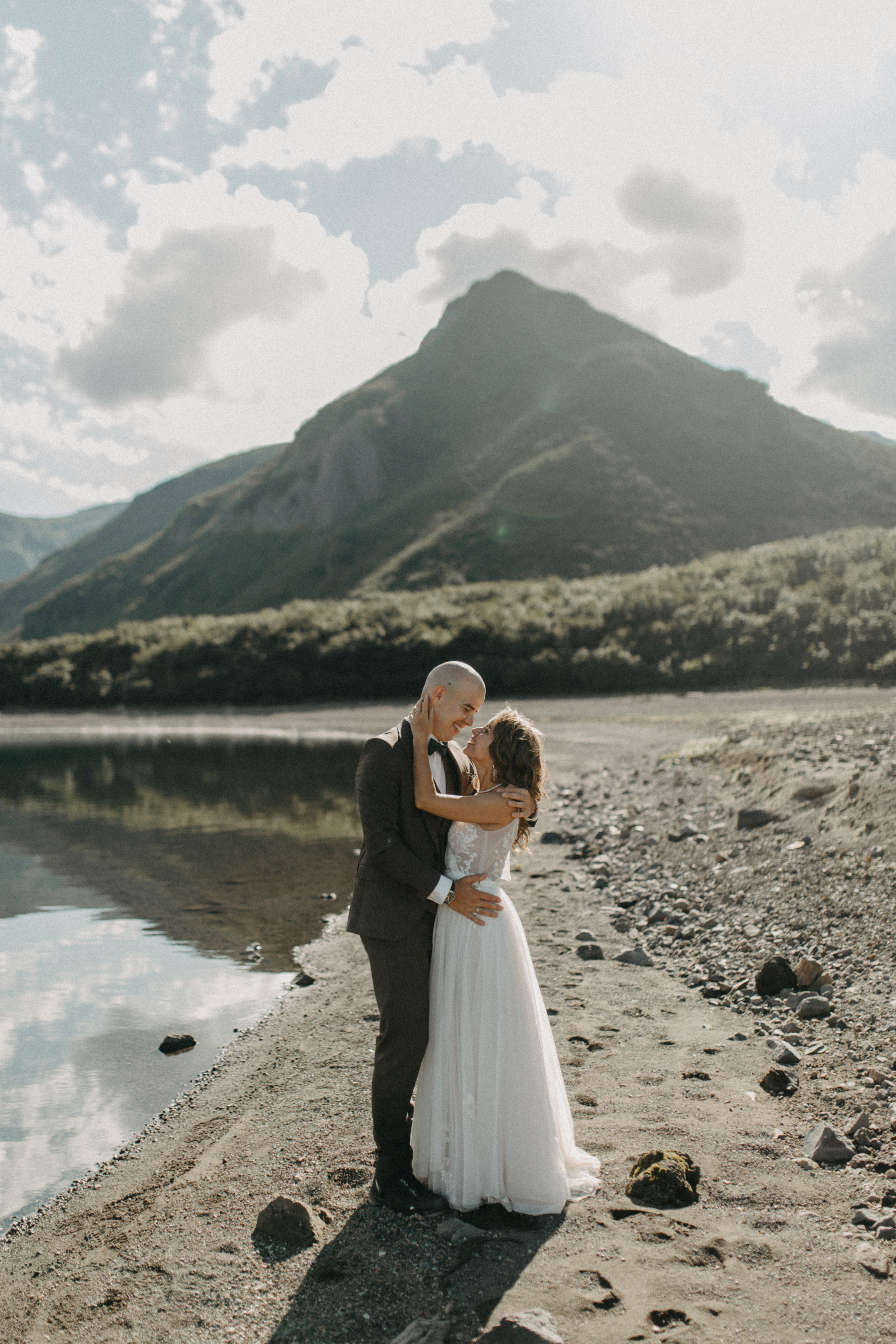 Вулкан Ксудач. Свадьба Богдана и Лизы. Свадебное фото и видео на Камчатке. Туристические маршруты