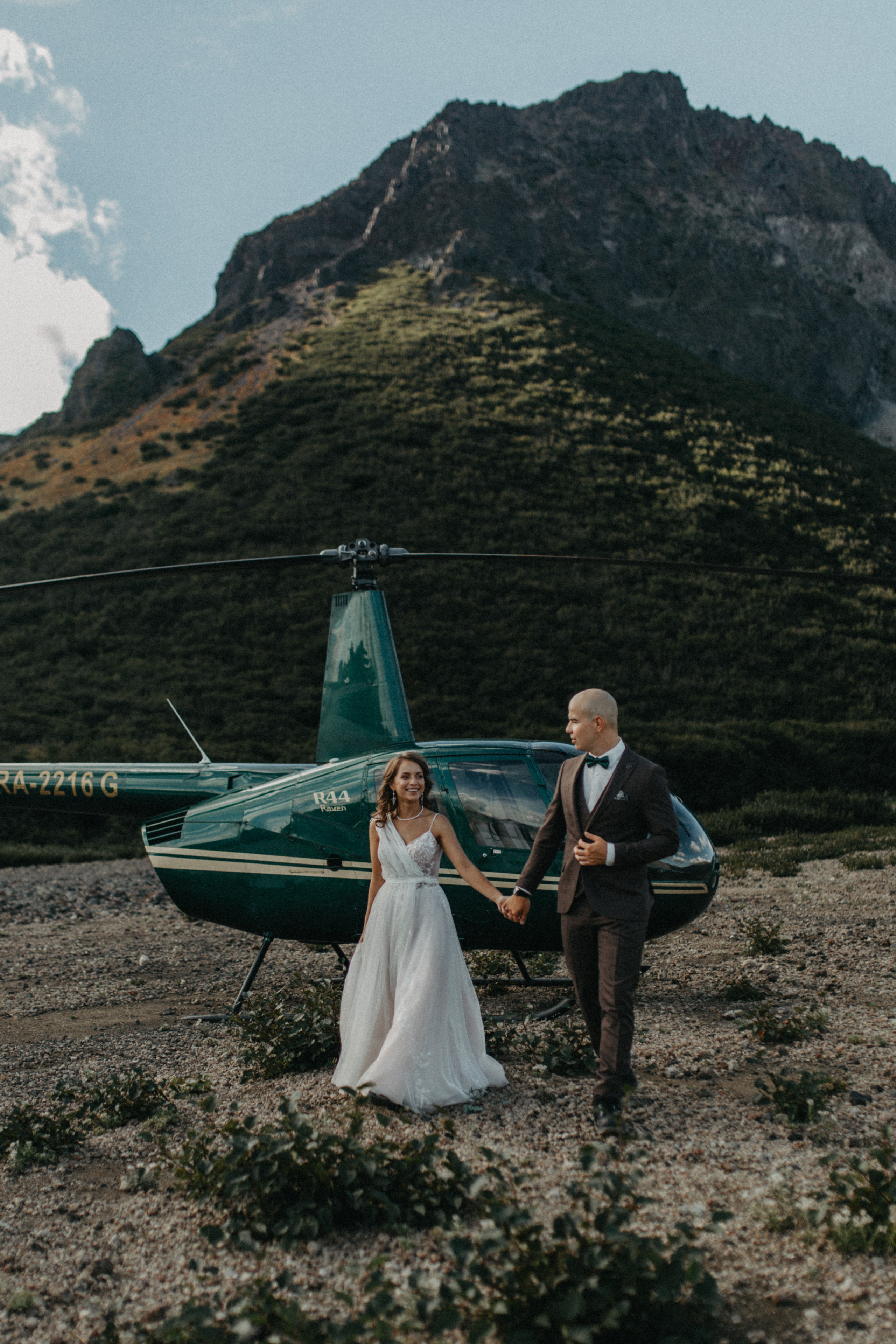 Вулкан Ксудач. Свадьба Богдана и Лизы. Свадебное фото и видео на Камчатке. Туристические маршруты