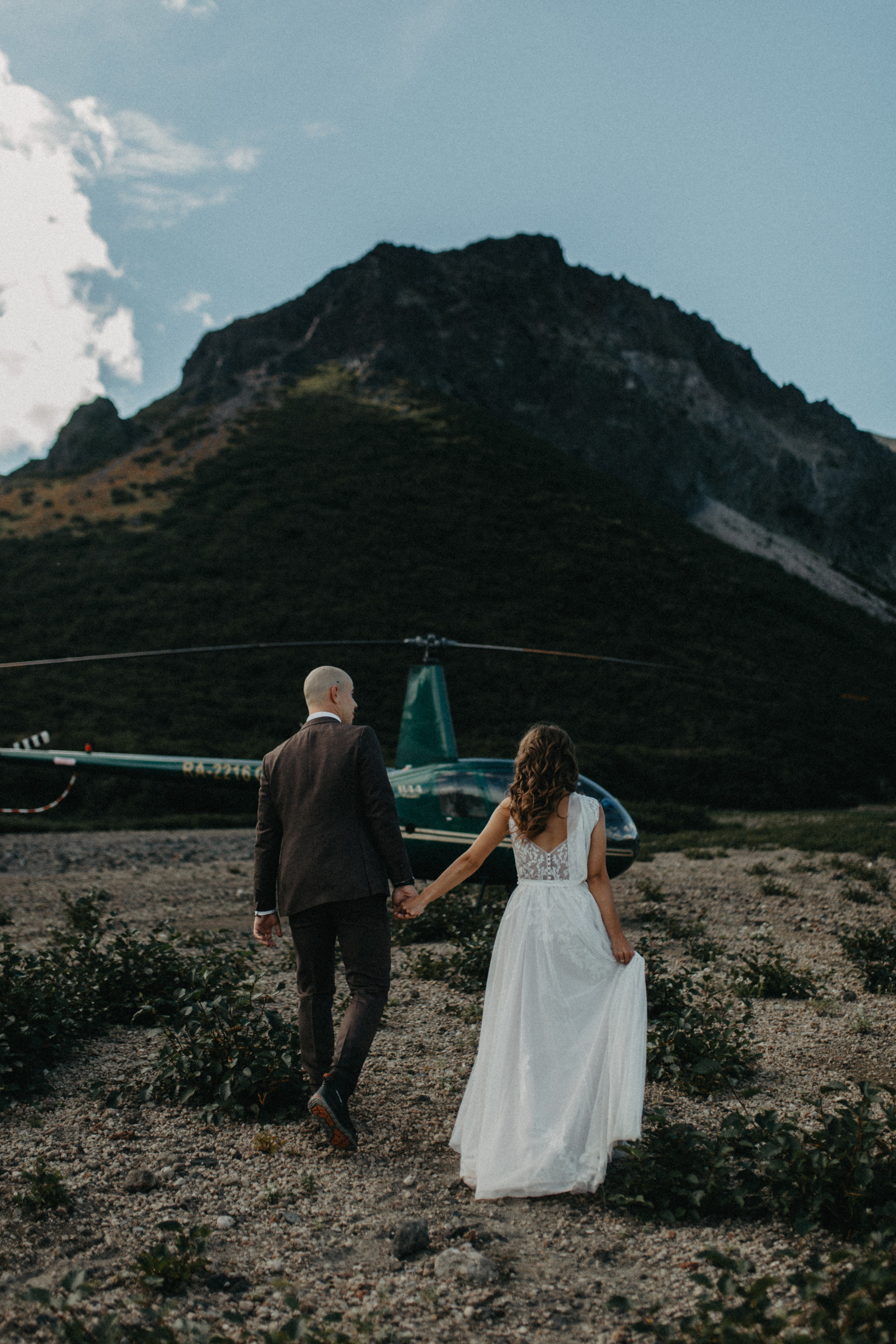 Вулкан Ксудач. Свадьба Богдана и Лизы. Свадебное фото и видео на Камчатке. Туристические маршруты