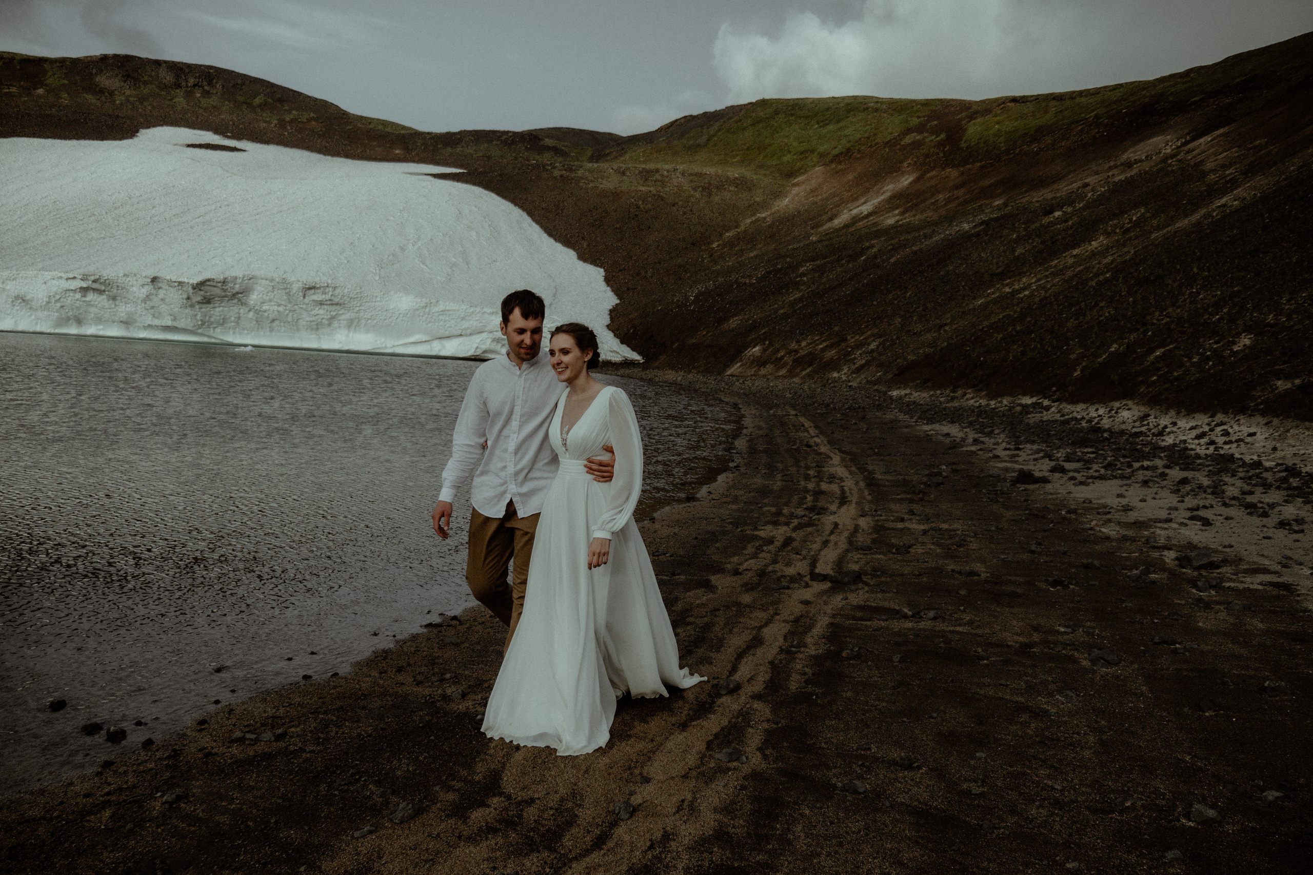 Кальдера Горелый. Свадебное фото и видео на Камчатке. Туристические маршруты