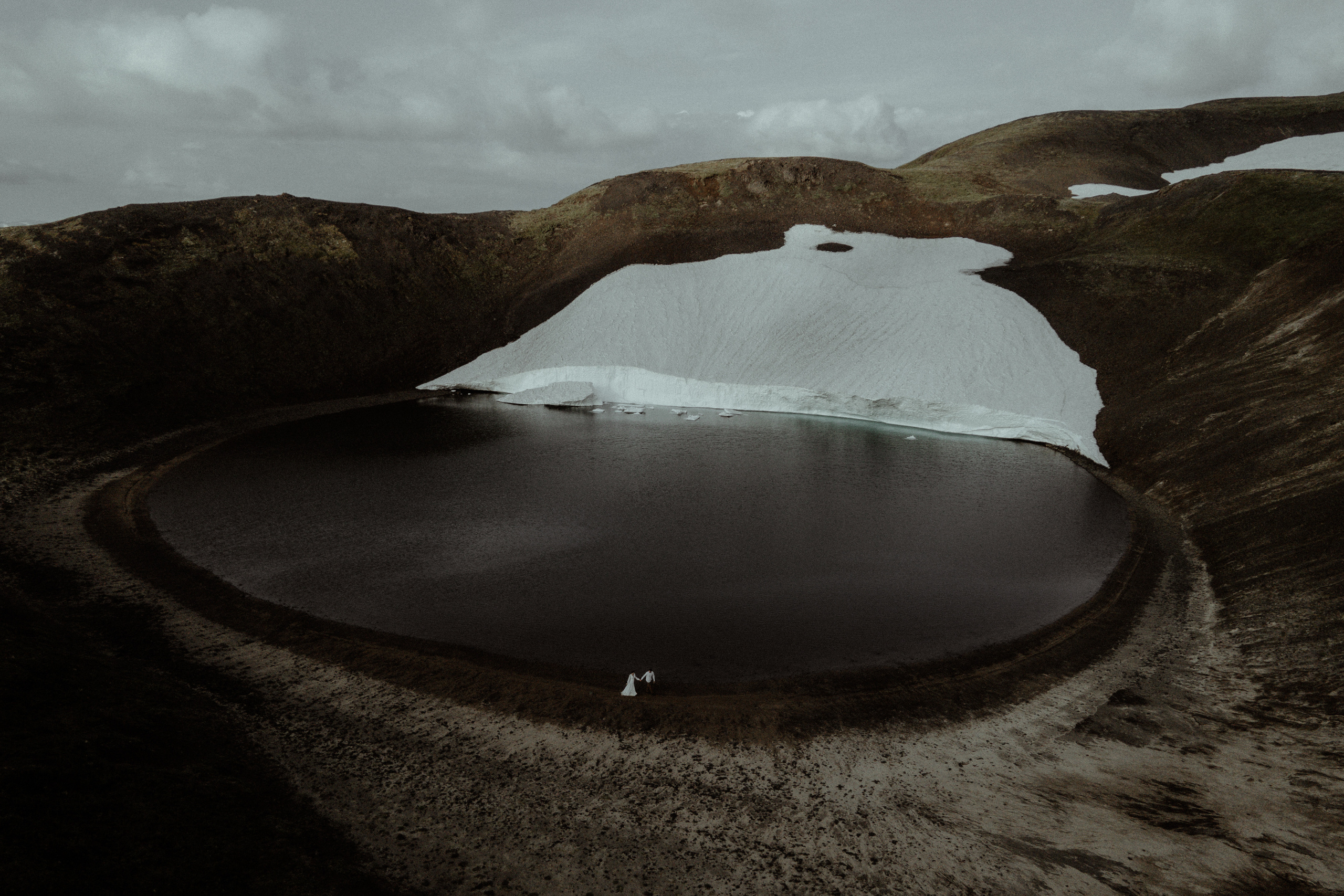 Кальдера Горелый. Свадебное фото и видео на Камчатке. Туристические маршруты